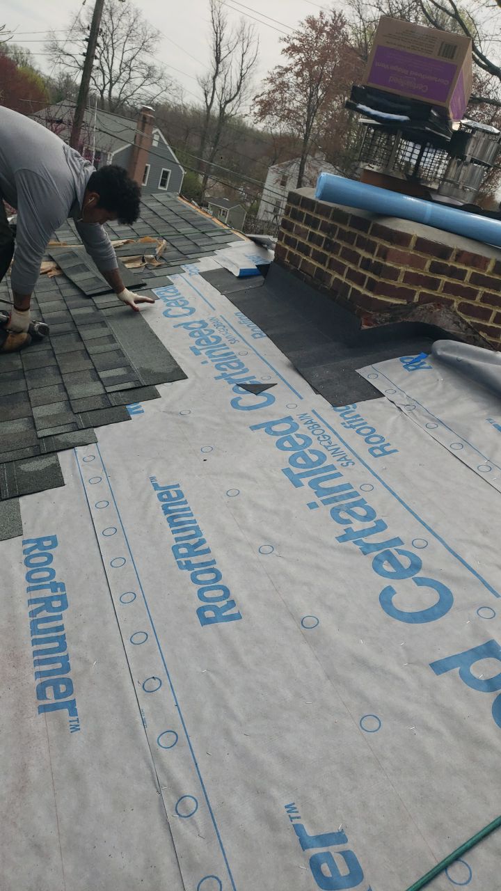 Arlington: CertainTeed Landmark Pro Designer Shingles in Max Def Georgetown Gray by RM Banning, Inc.