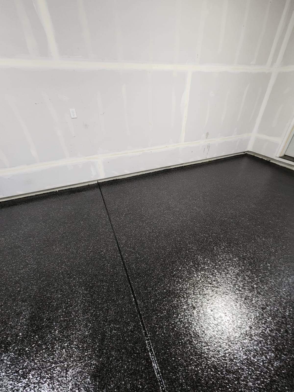 Carbon Flake Garage Shelton Wa by Concrete Coating Experts Inc.