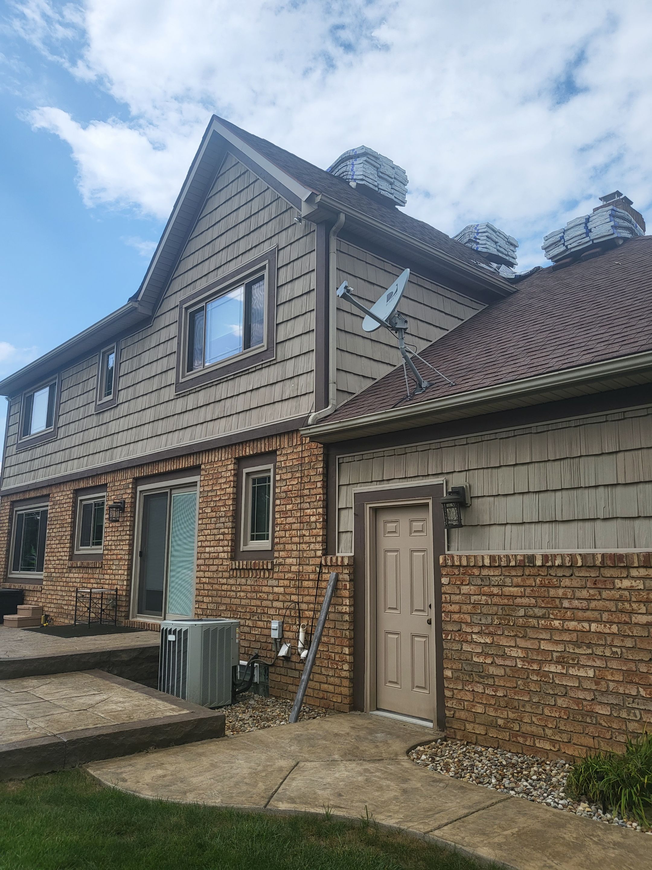 ATLAS PINNACLE COLOR: MAJESTIC SHAKE by Eagle Eye Roofing
