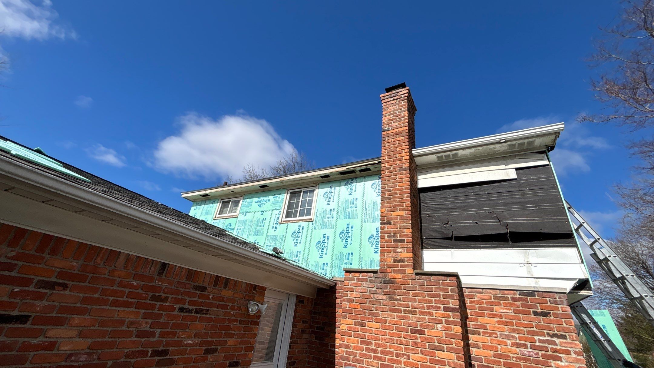 Siding Replacement using Alside Charcoal Smoke and Roof Replacement using Owens Corning Peppercorn by 180 Contractors