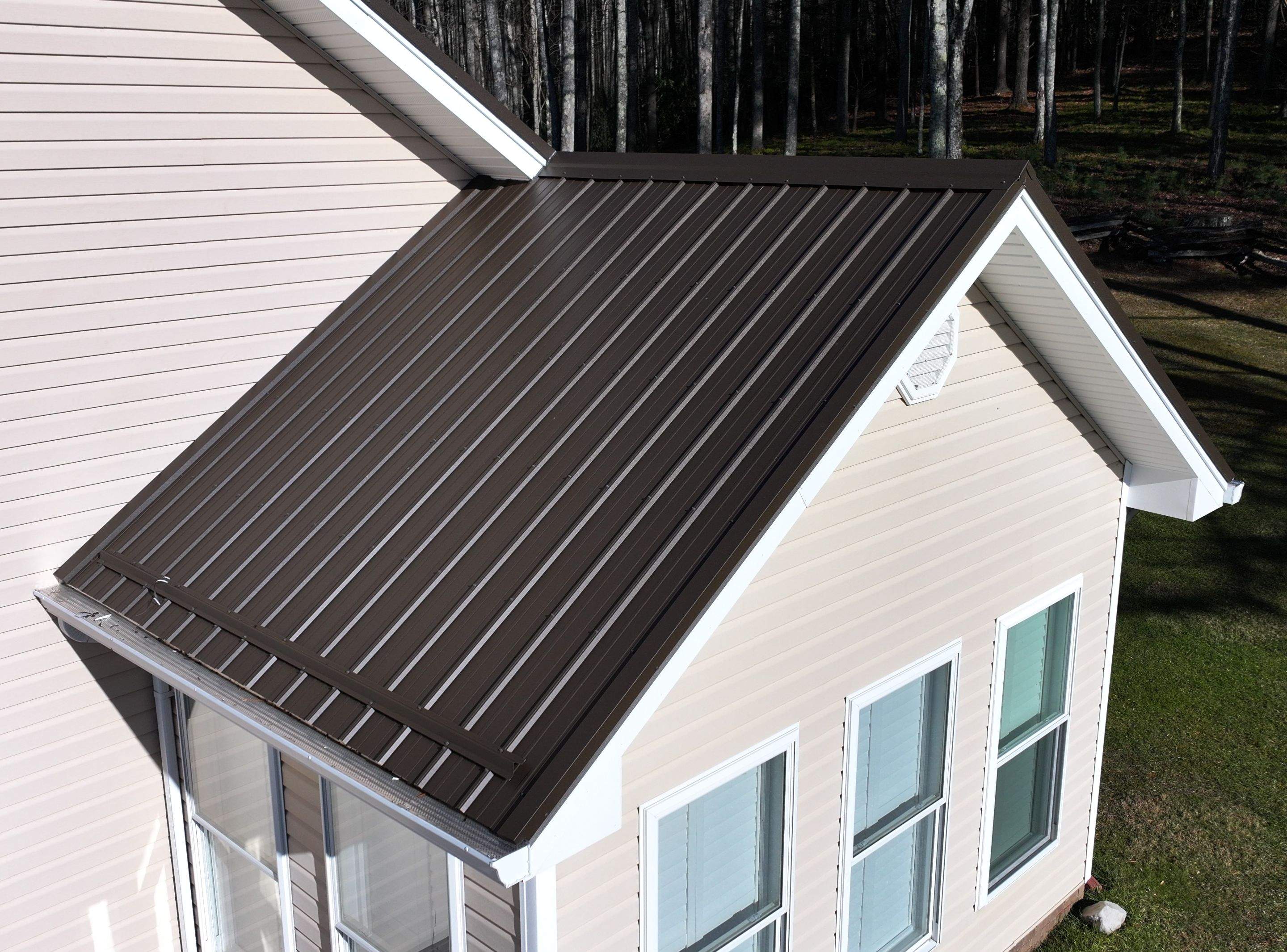 Sludder Residence  by Omnia Roofing