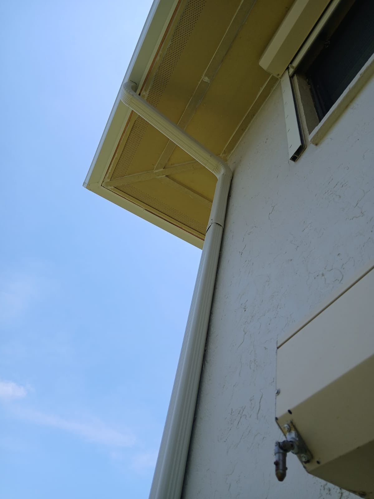 Commercial Gutter Systems for Businesses in Holmes Beach FL by Gutter Professors