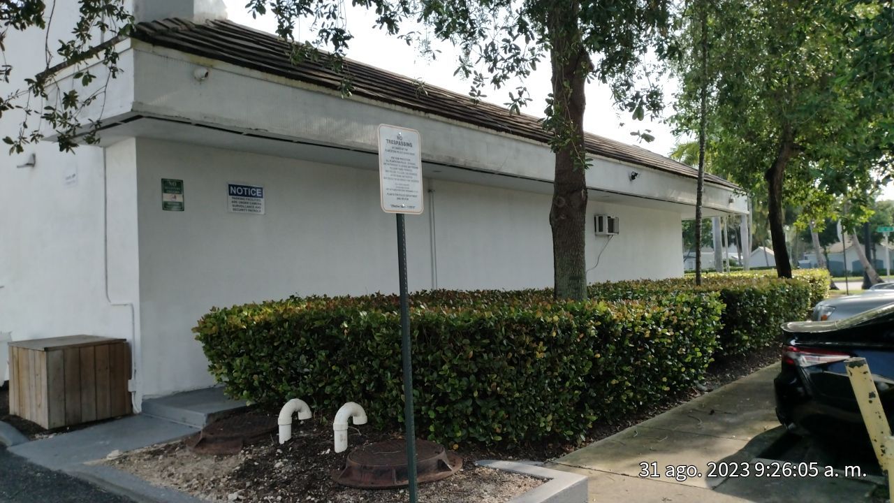 ROYAL CLAU PLAZA INVESTMENTS LLC by Souffront Construction & Engineering