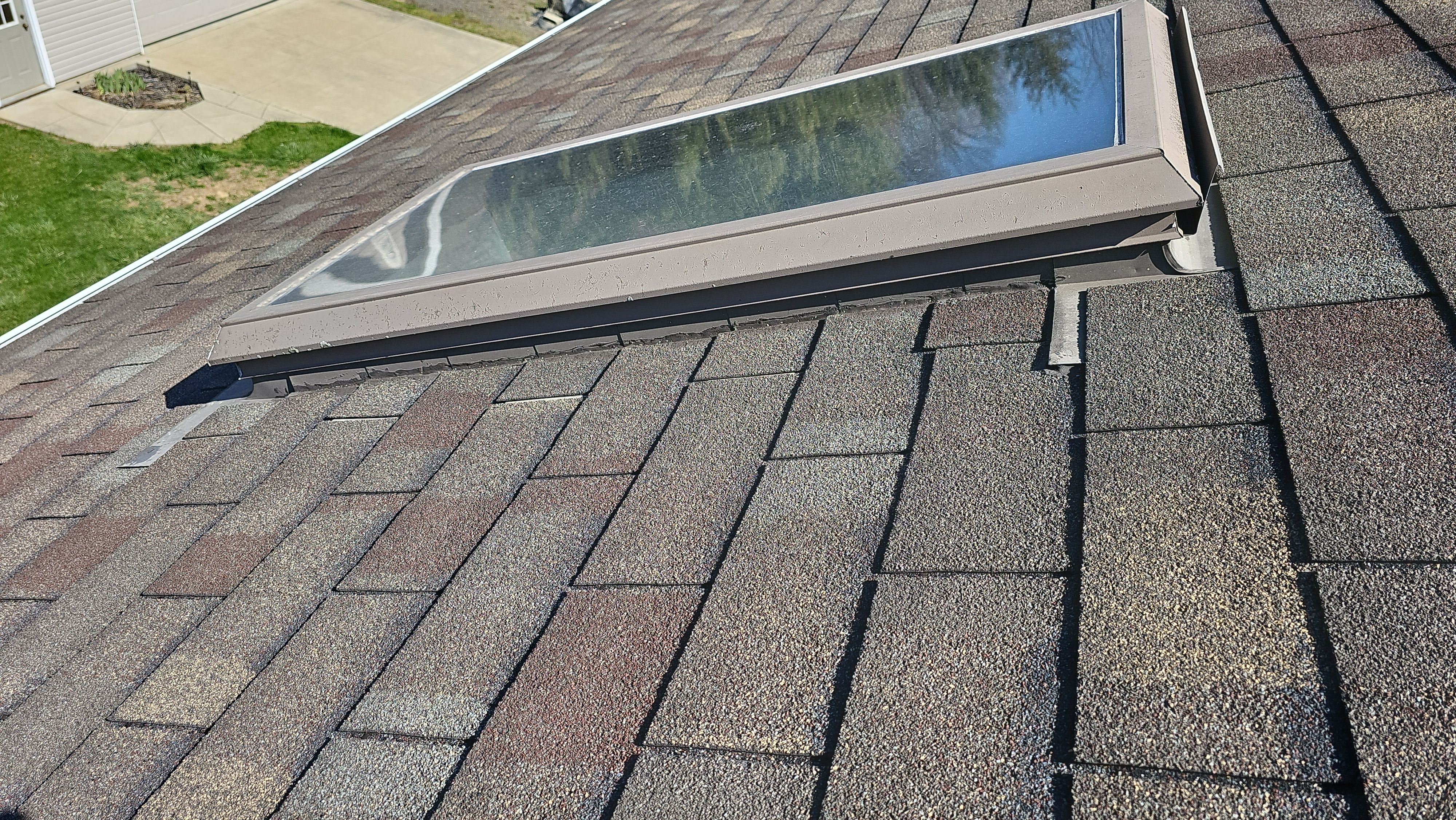 Atlas Pinnacle, Color, Coastal Granite, Drip Edge, Birch White by Eagle Eye Roofing