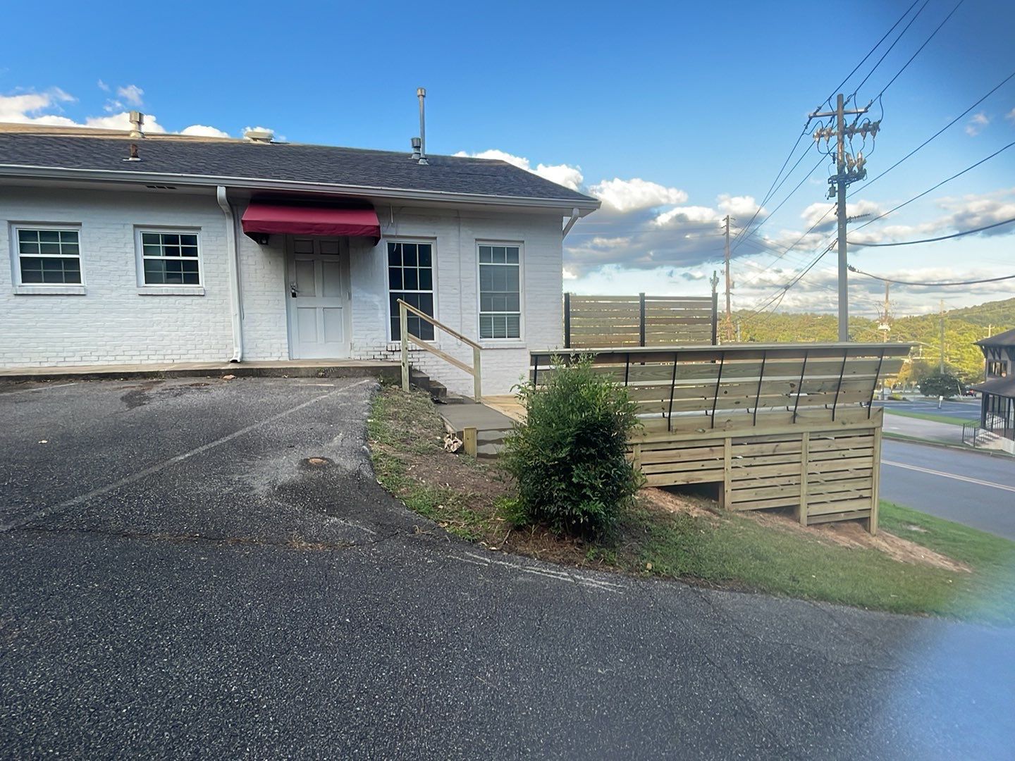 Independence Drive - Deck Installation   by Pillar and Pine