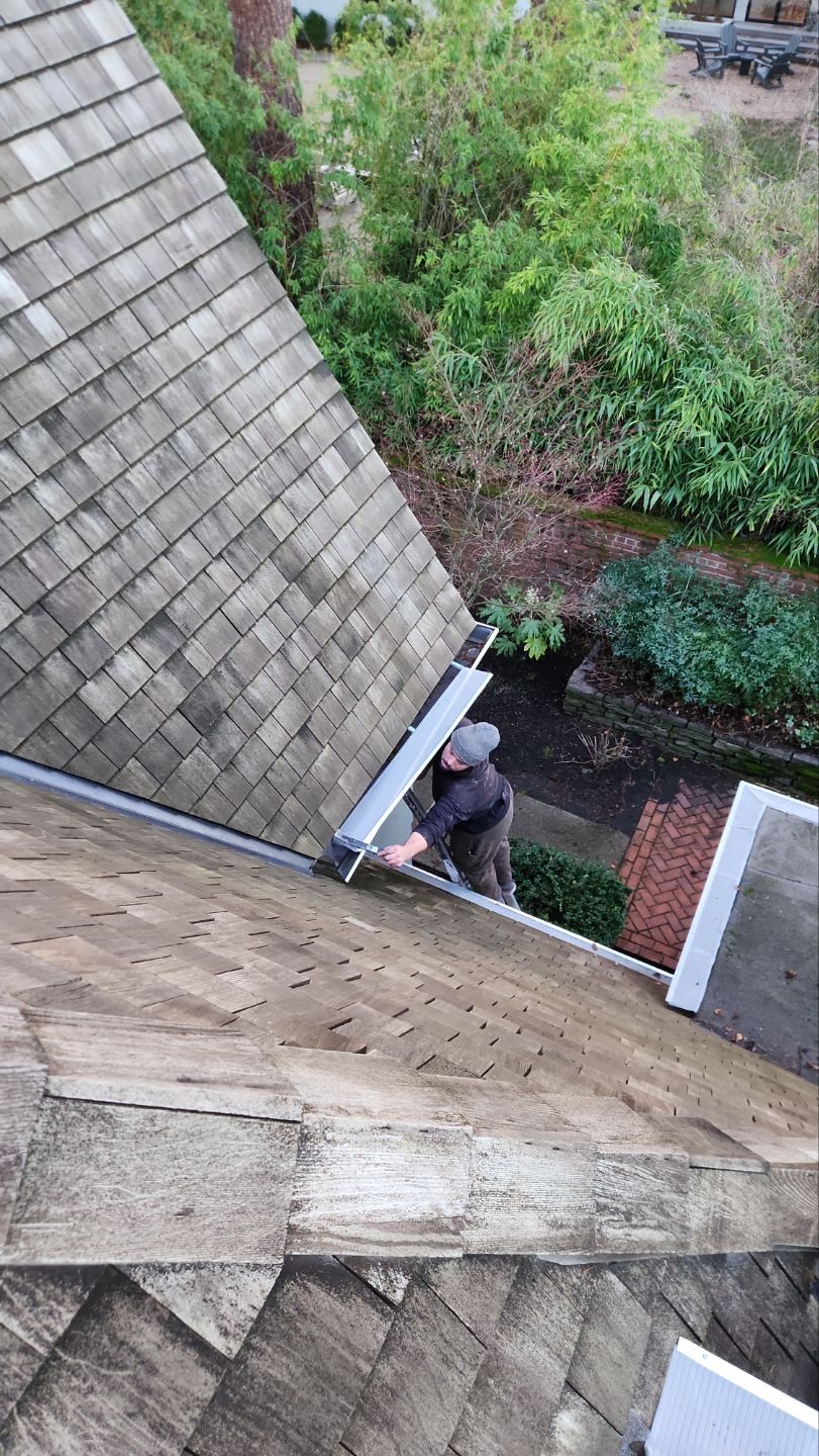 Gutter Guard Installation using Gutter Glove by Willamette Outdoor Wash LLC