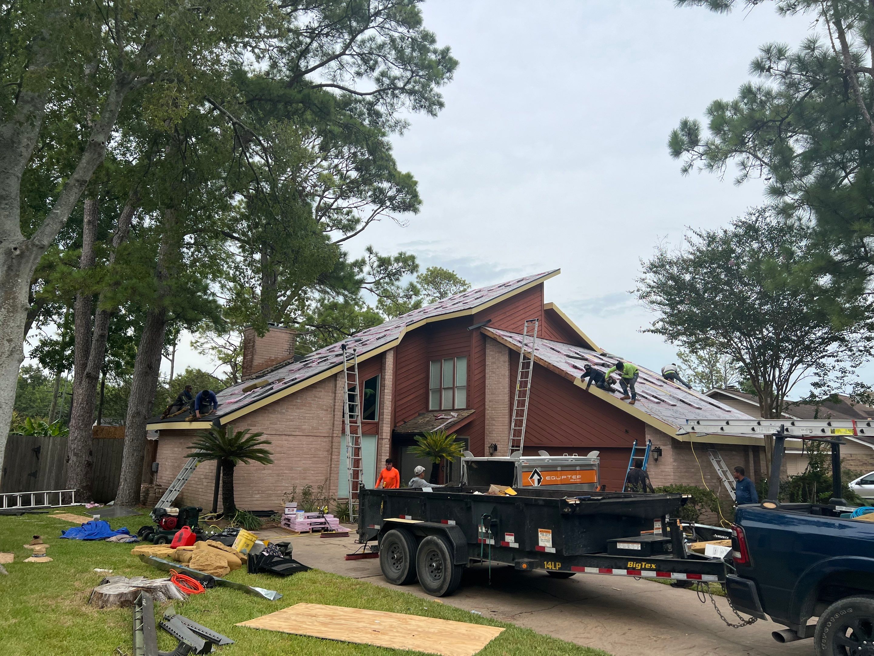 Residential Roofing Installation using Owen's Corning Duration (Lifetime) Shingles by Roof Repair Company