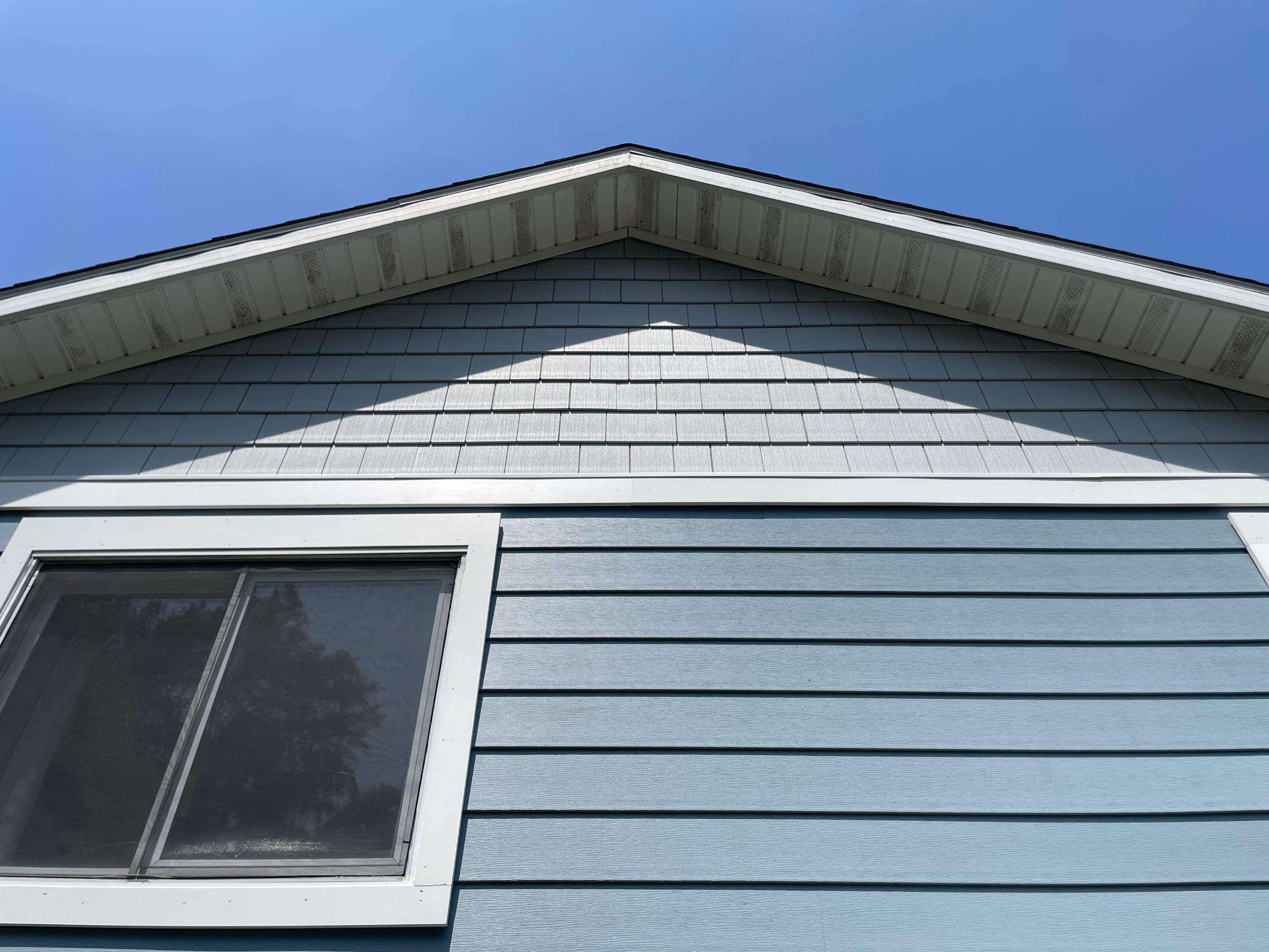 Oceana Blue Vinyl Siding in Freeport by Ideal Siding Pittsburgh