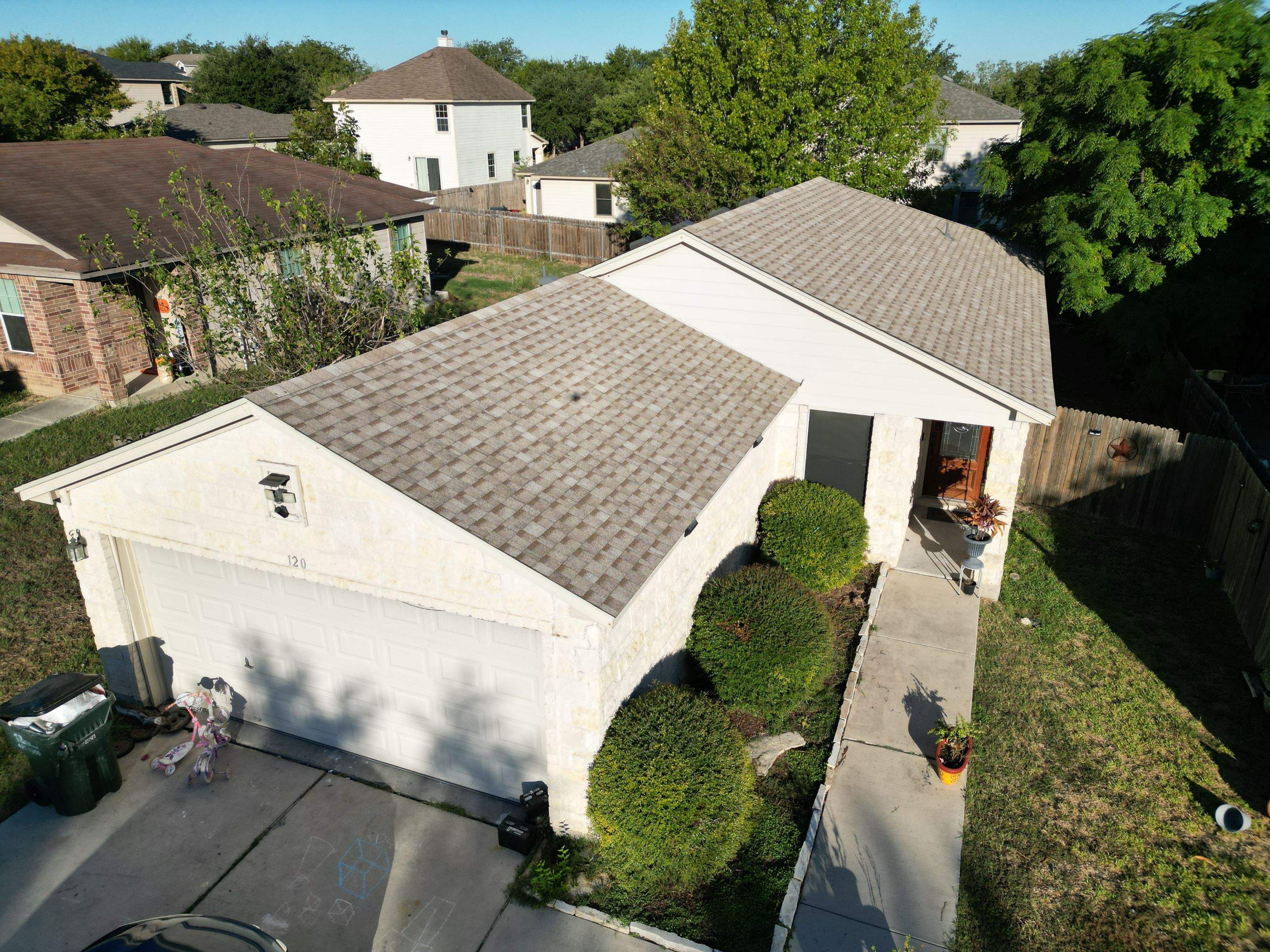 Beachwood - Iko Cambridge by RoofsOnly.com