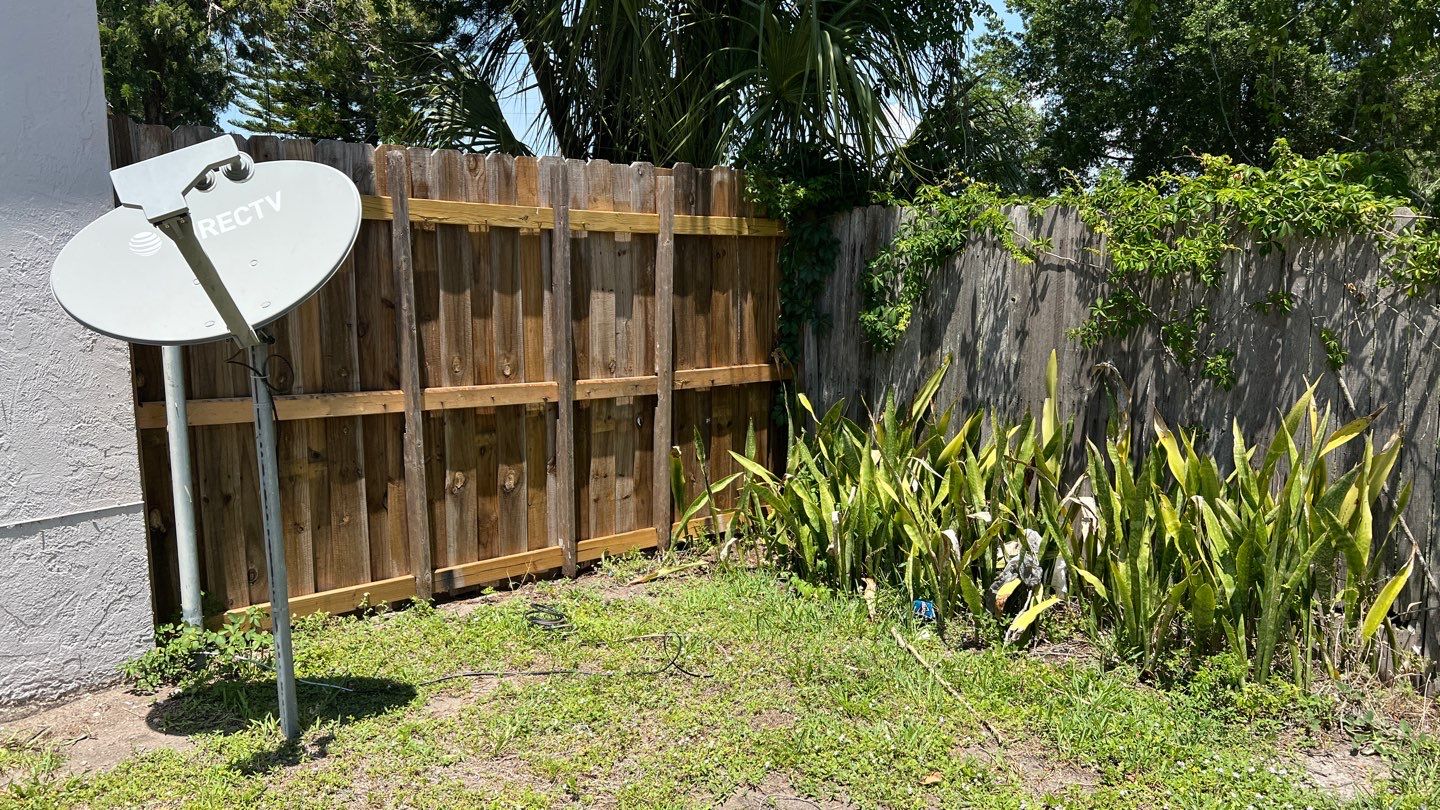 Bradenton, FL 6+2 White Vinyl Privacy Fence  by Asap fence and gates, LLC