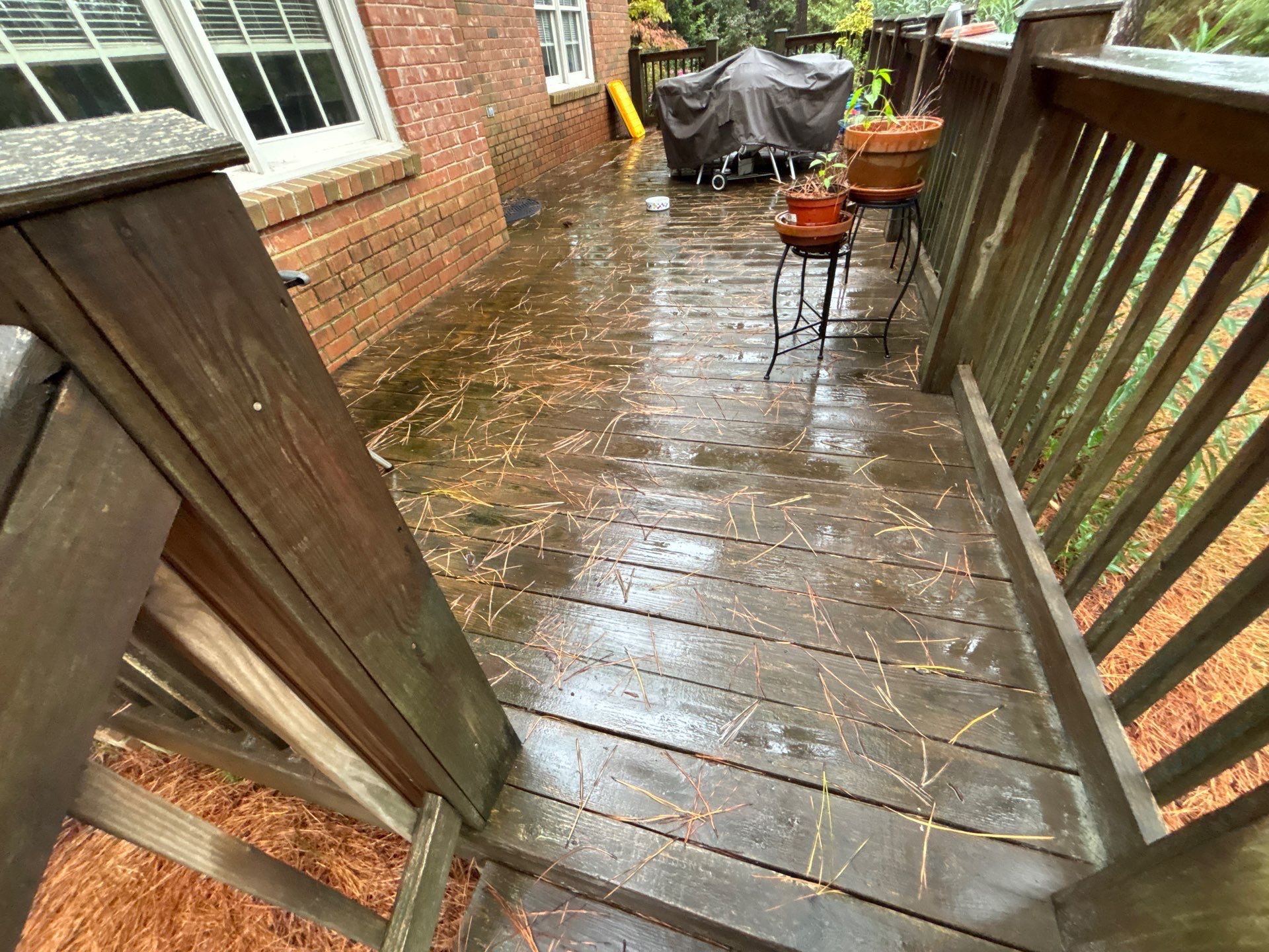 Wood Deck using Wood Sealant by DuraSeal