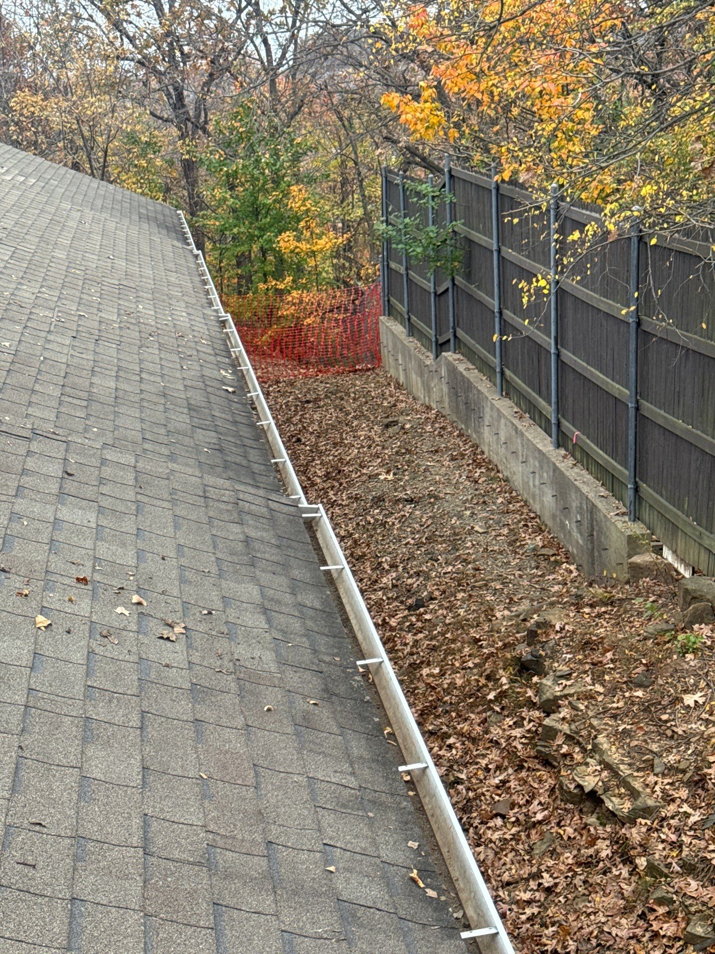 Commercial gutter cleaning Tulsa after photo with clean gutters