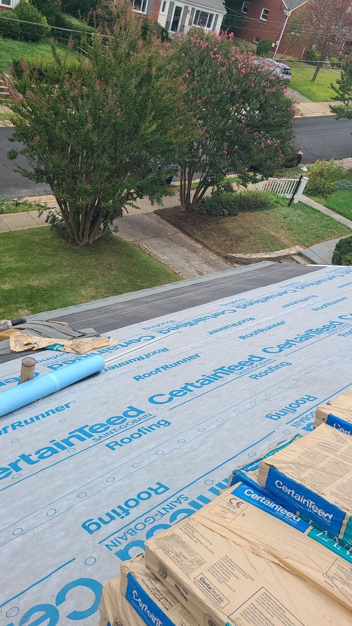 Arlington: CertainTeed Landmark Designer Shingles in Colonial Slate by RM Banning, Inc.