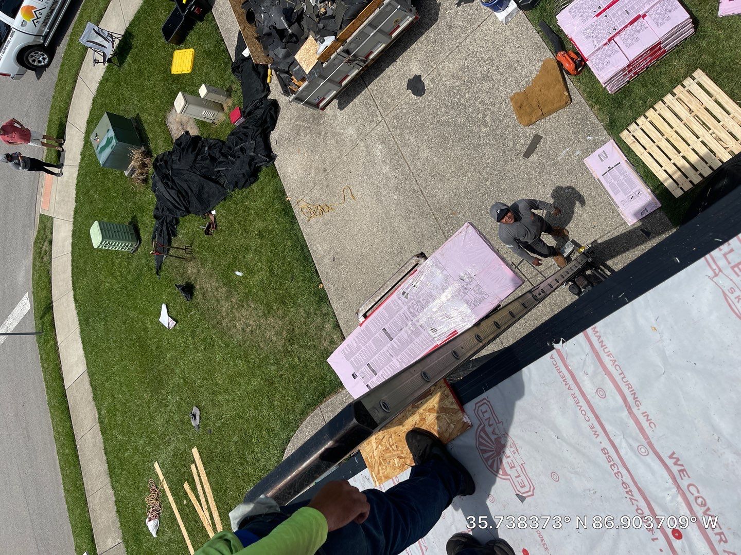 Residential Roofing Installation using Owens Corning Oakridge Roofing System by Undersun Roofing 