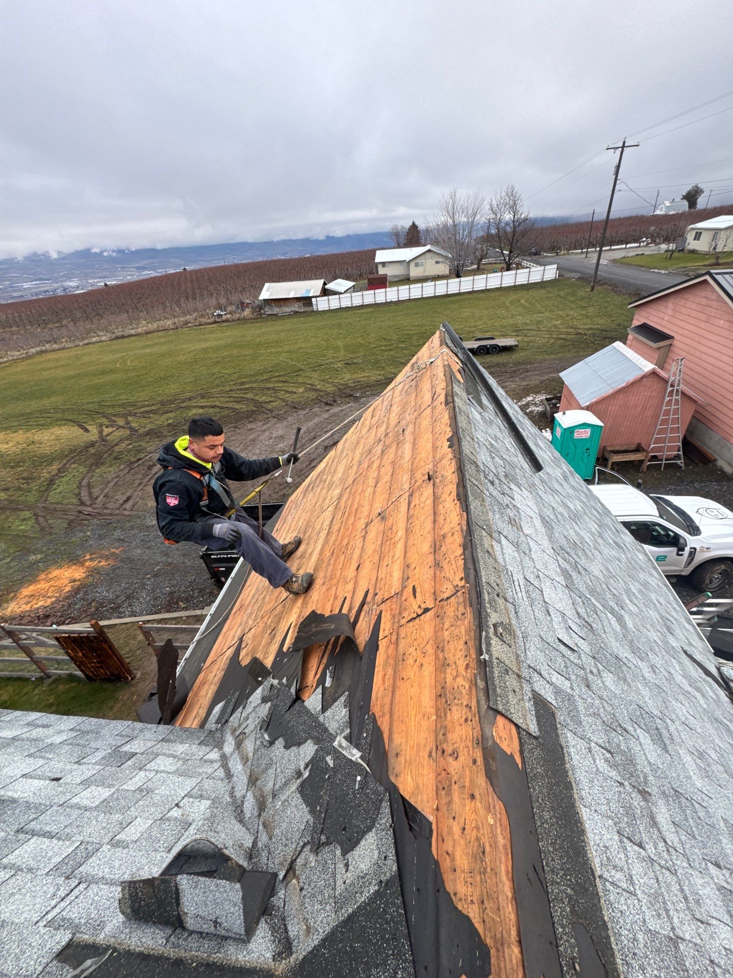 Black Standing Seam Metal Roof Installation in Wenatchee by Alpine Roofing