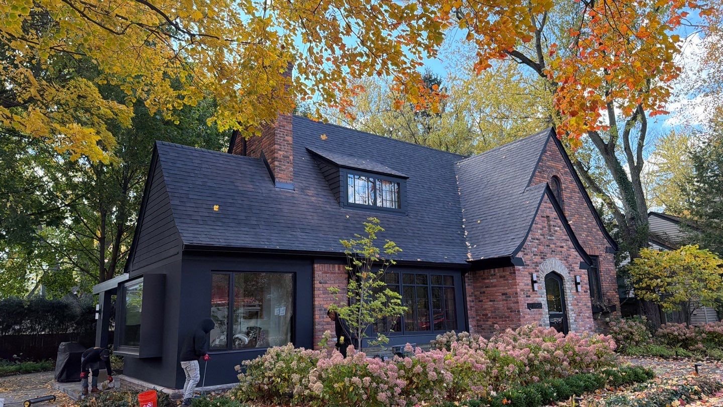 Roof Replacement using Owens Corning Onyx Black by 180 Contractors