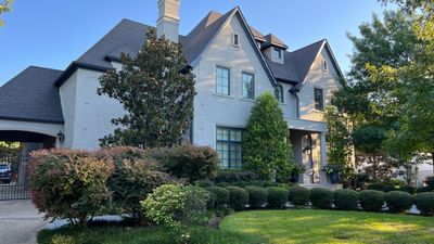 Exterior Painting: Trim, Windows & Doors