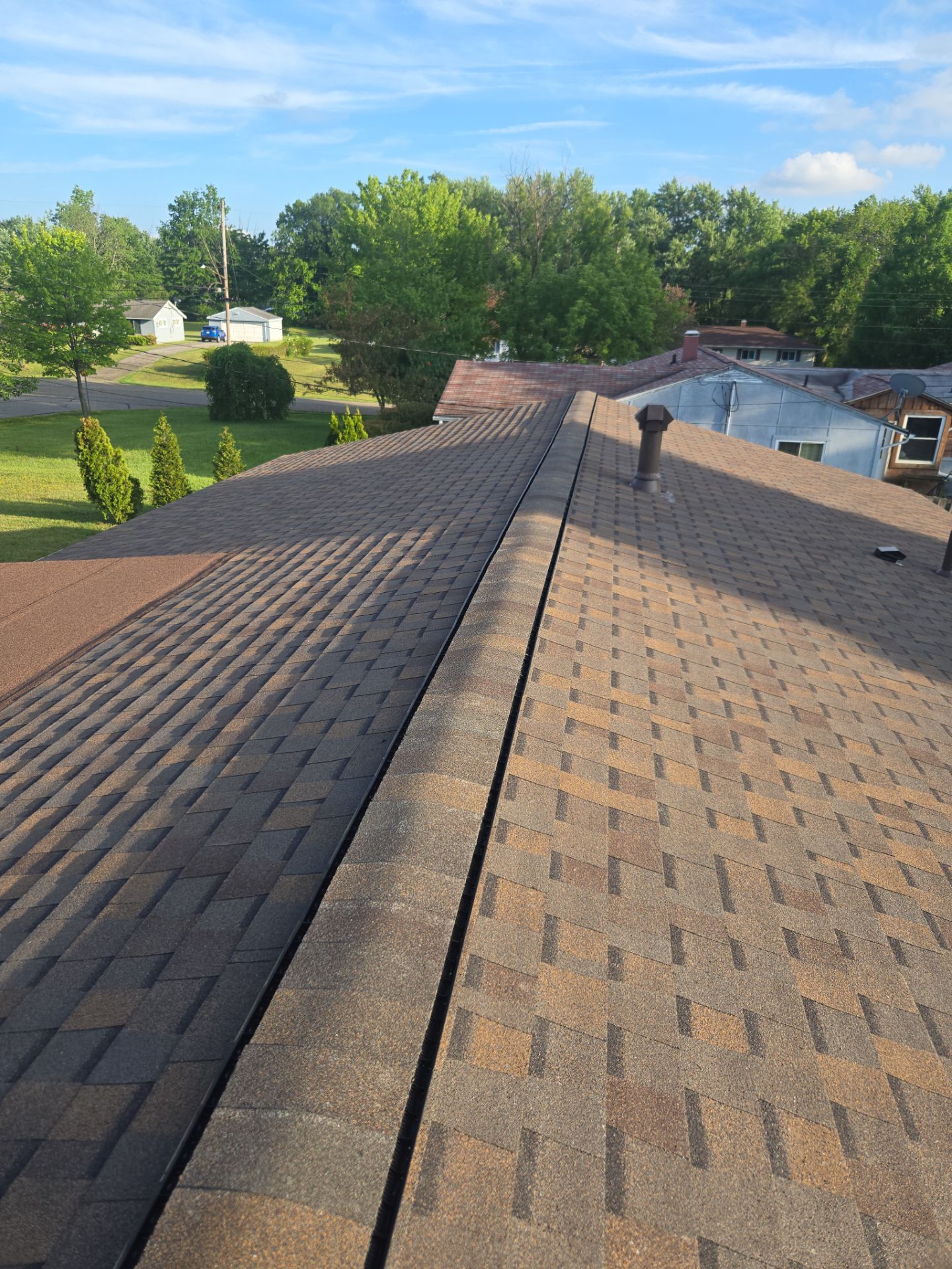 Richard S: Residential Roof Replacement and White Vinyl Siding Installation in Streetsboro by Eagle Eye Roofing