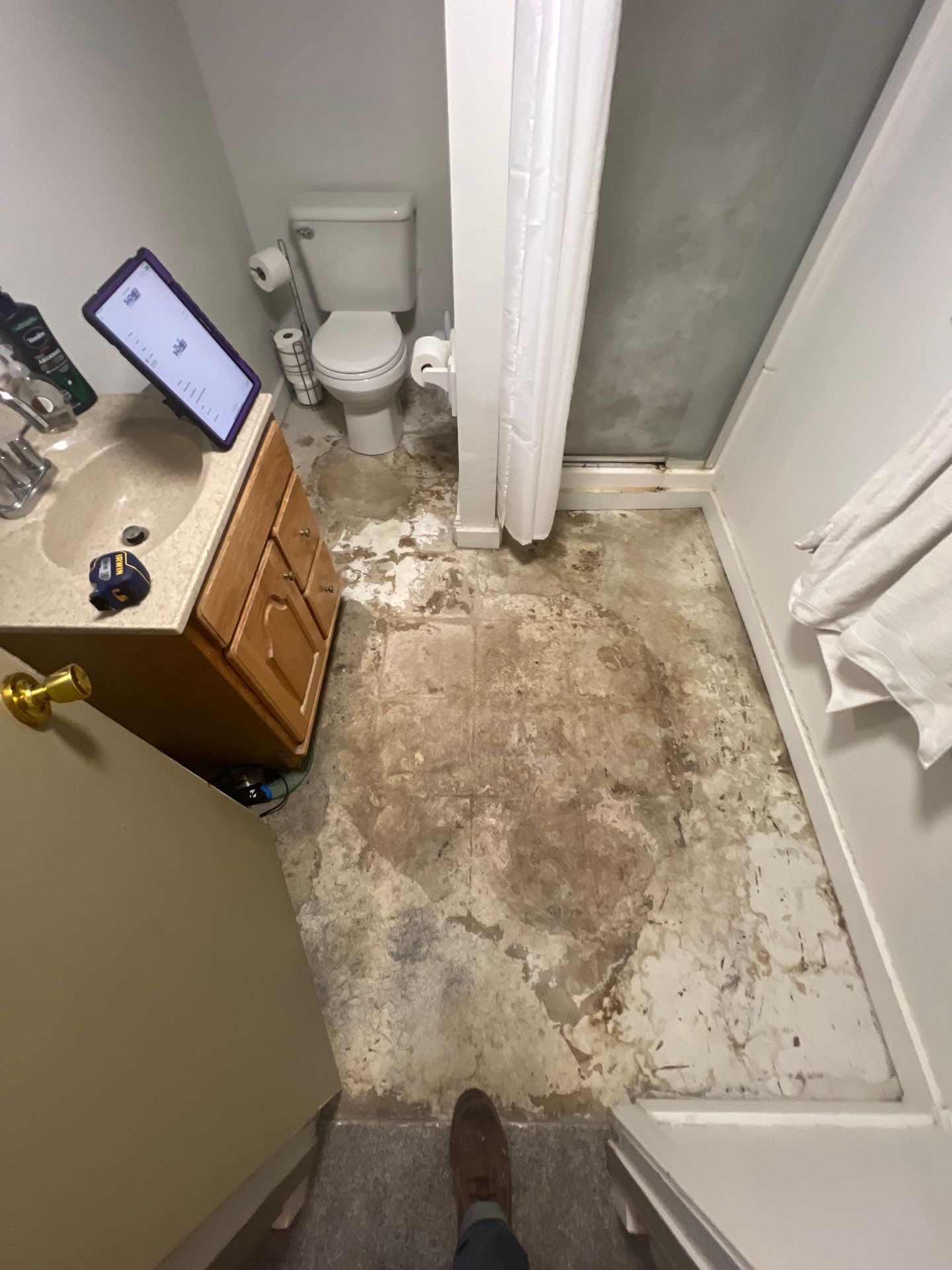 Basement Shower Replacement and Flooring by The Shower Company