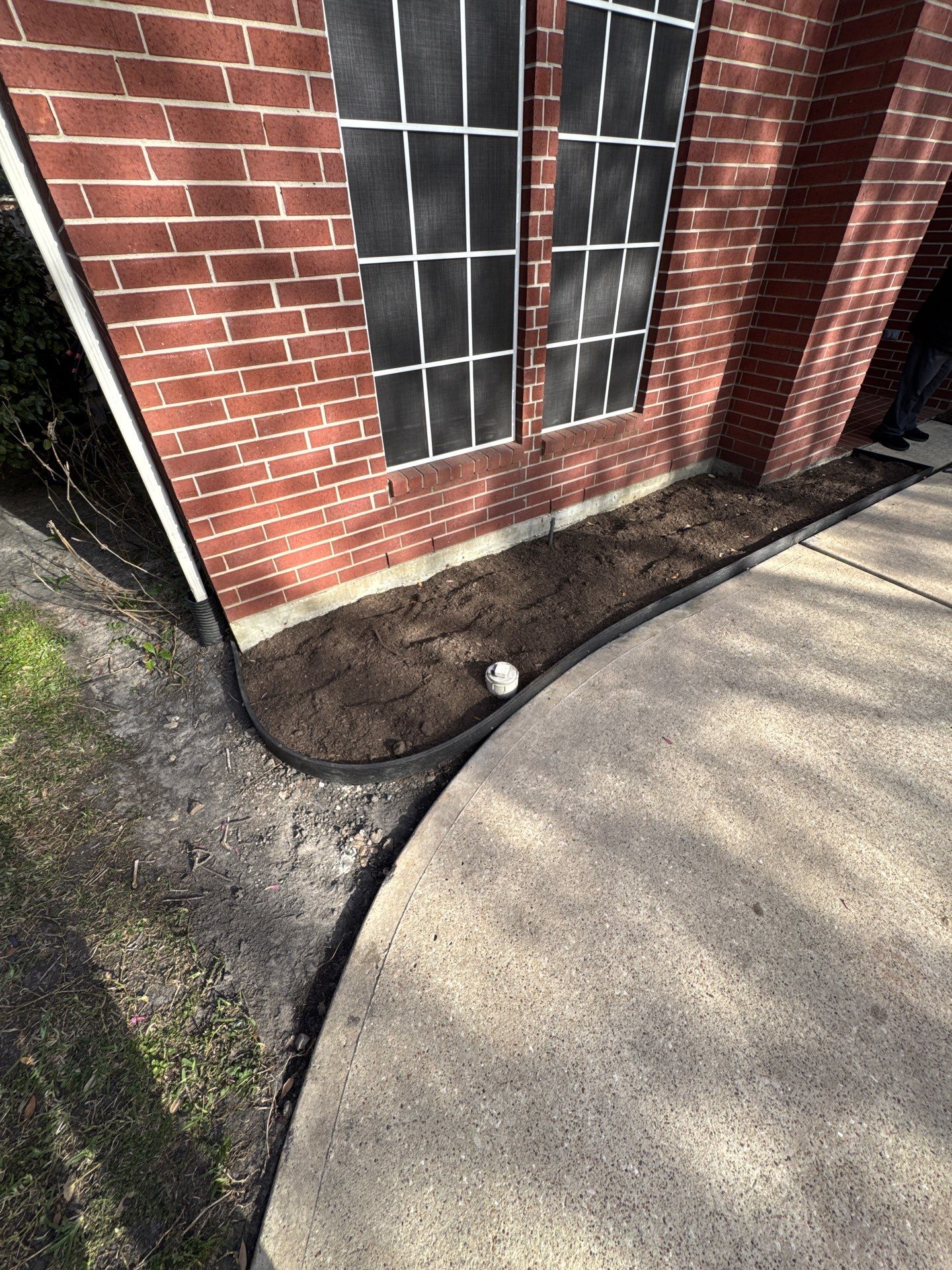🌿 Mr. Kling – Front Yard Flower Bed Refresh & Backyard Walk Path by Texas Urban Elements