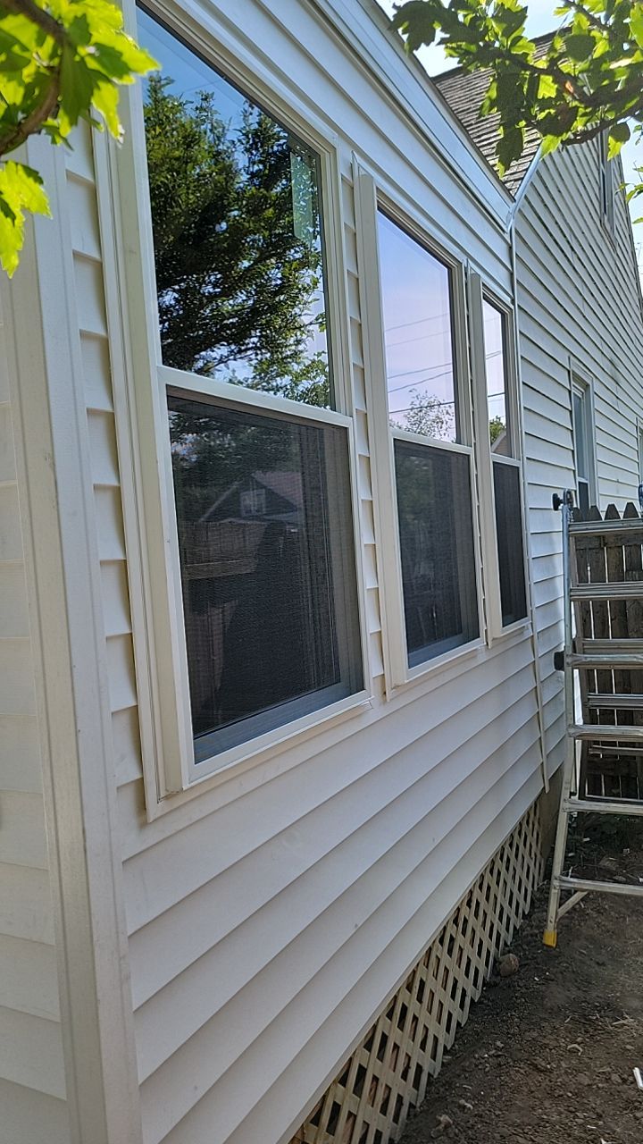 3 Seasons Room by Avalon Roofing and Exteriors