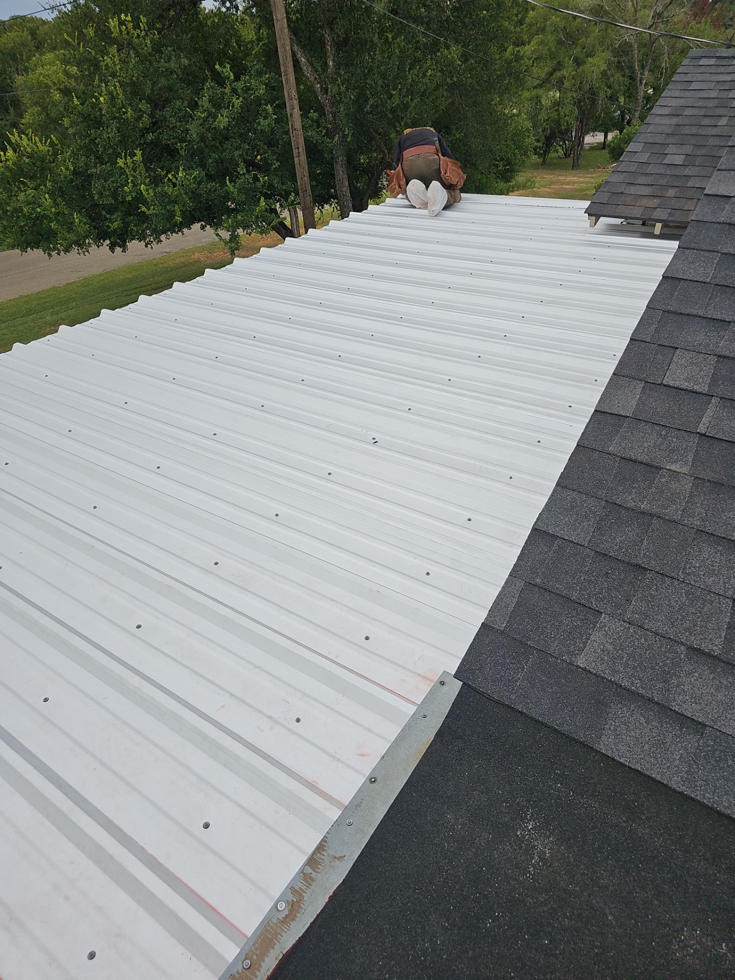 Residential Roofing Installation using Owens Corning Oakridge Onyx Black by DeZign Roofing & Exteriors