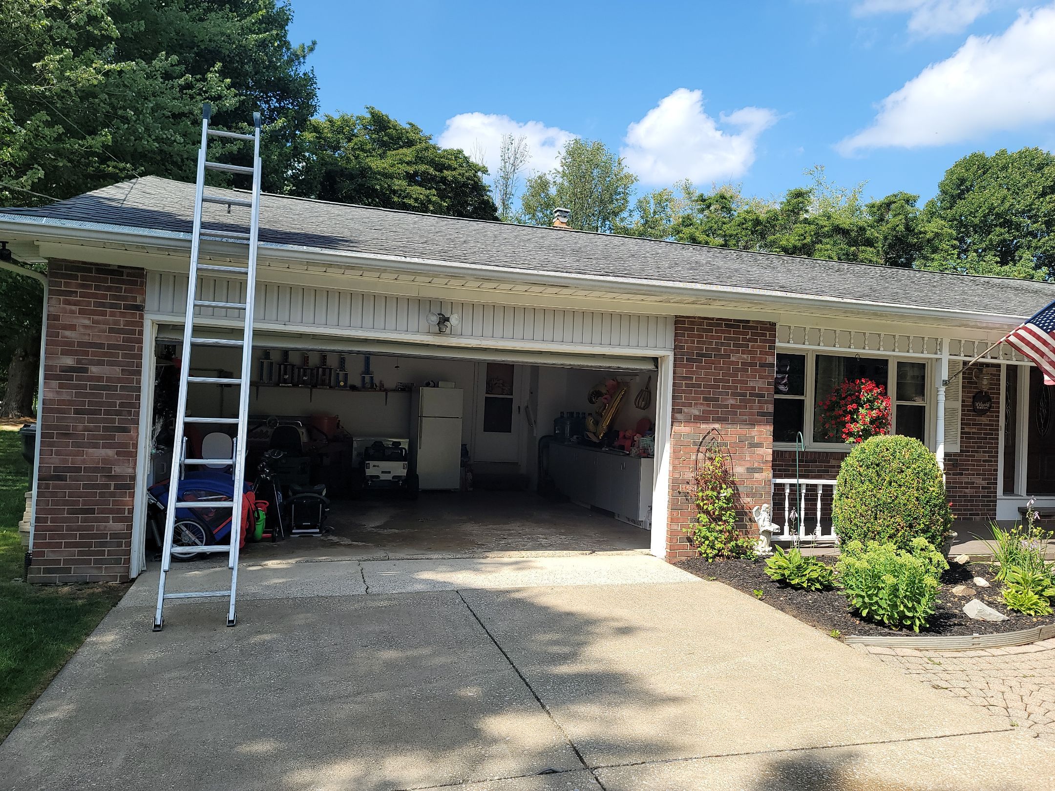 OWENS CORNING COLOR: Onyx Black by Eagle Eye Roofing