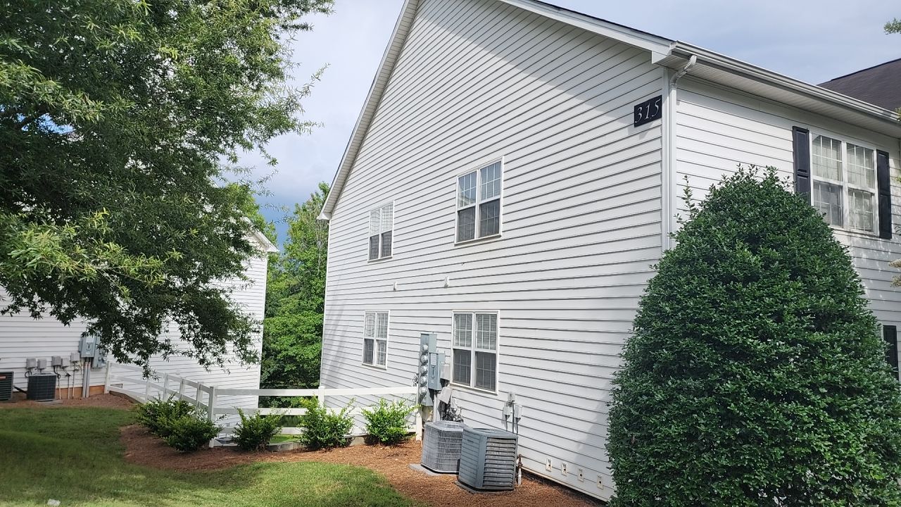 Appartment cleaning by G&H Home Tech Pros LLC