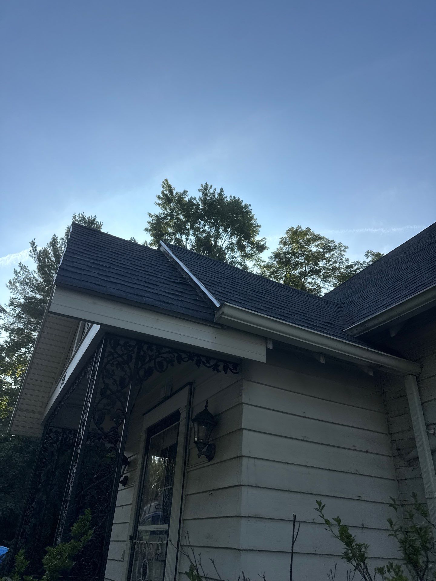 Residential Roofing Installation using GAF Timberline HDZ Charcoal by Rainstoppers Roofing