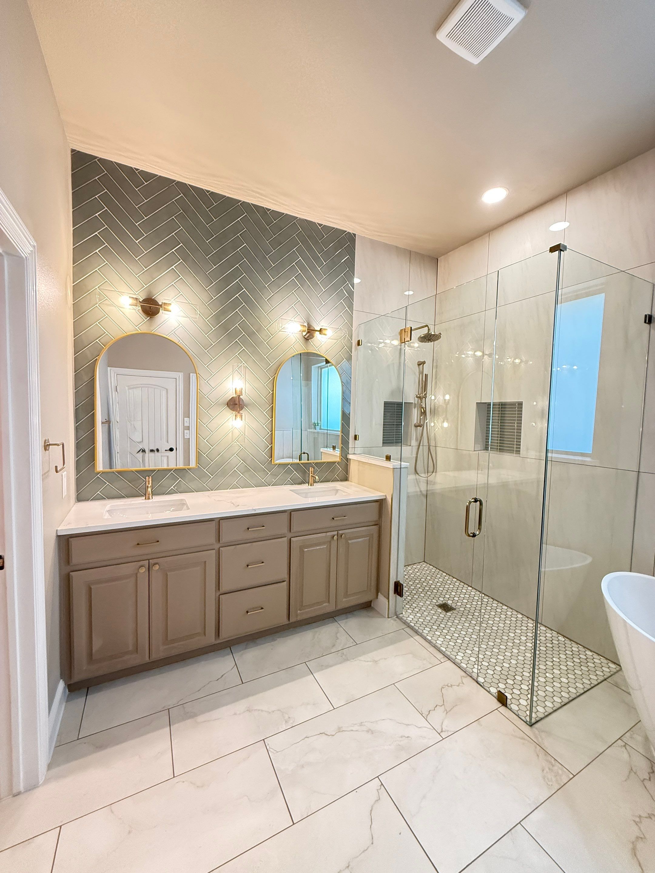 Kitchen & Primary Bath Remodel- McKinney, TX by C3 Custom Builds