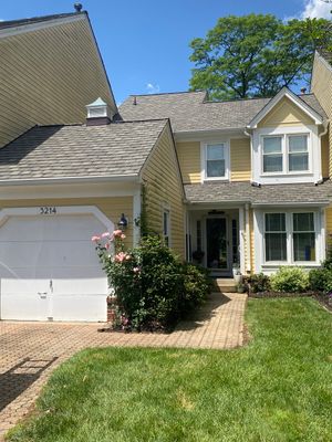 Arlington: CertainTeed Grand Manor Designer Shingles in Weathered Wood