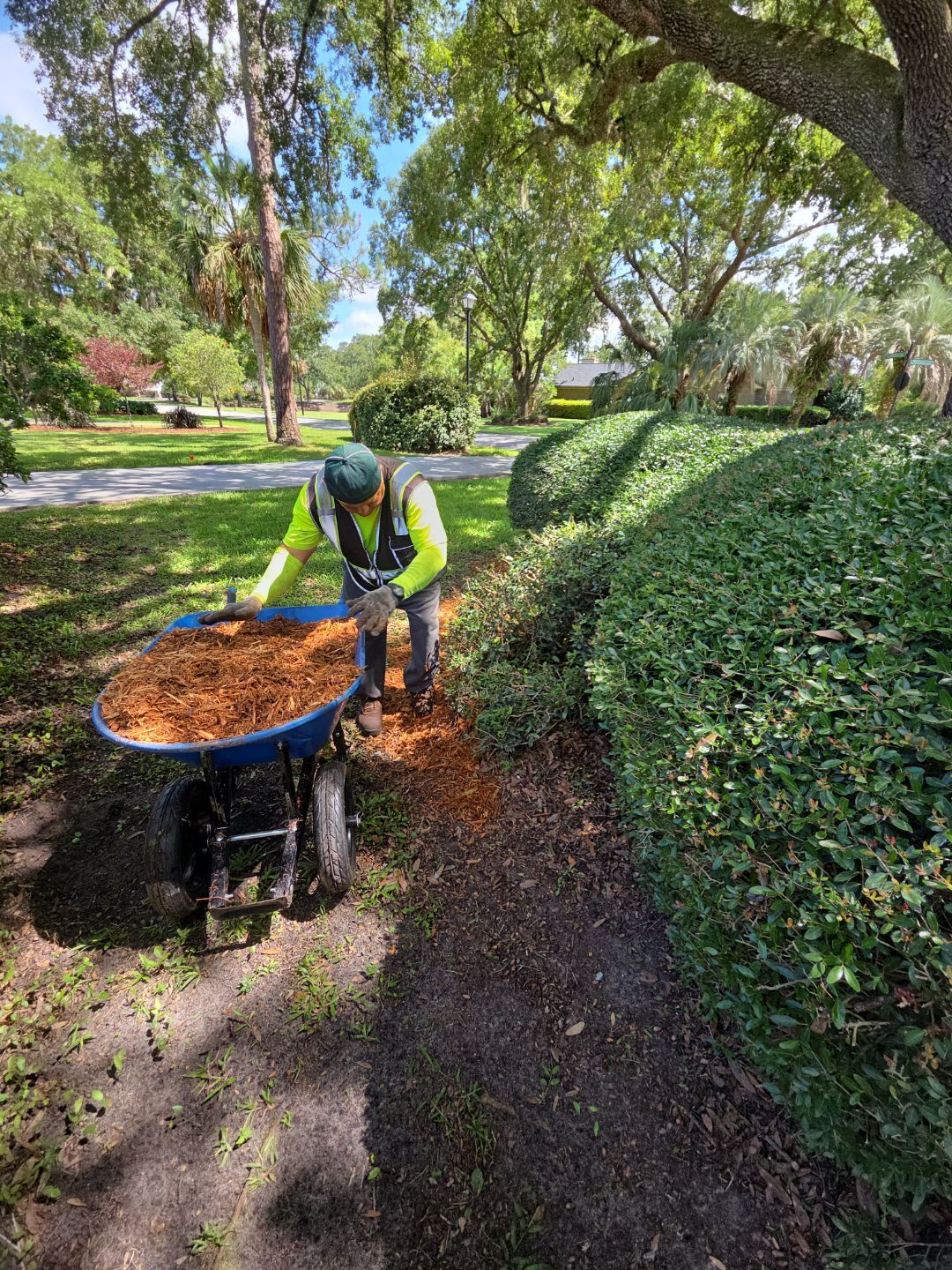 Deerwood Resident | Mulch Install & Clean-Up by ProGreen Services