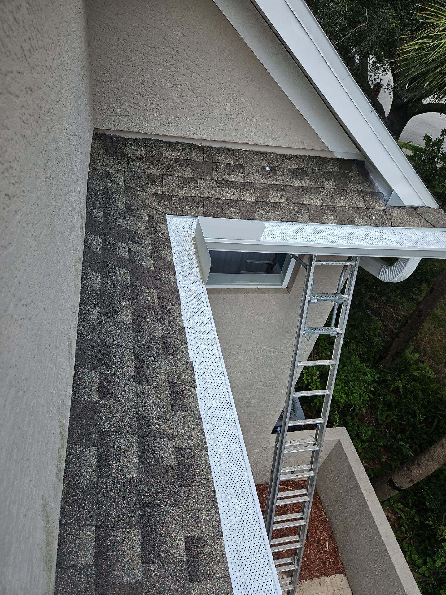 Gutter Cleaning Service and Gutter Guard in Fort Myers FL by Gutter Professors