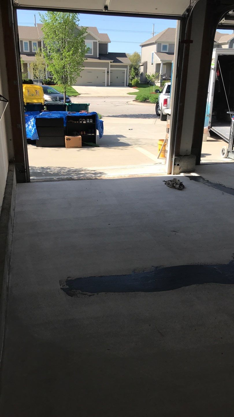 Garage using Silver Creek by Select Painting, Coatings & Garage Cabinets