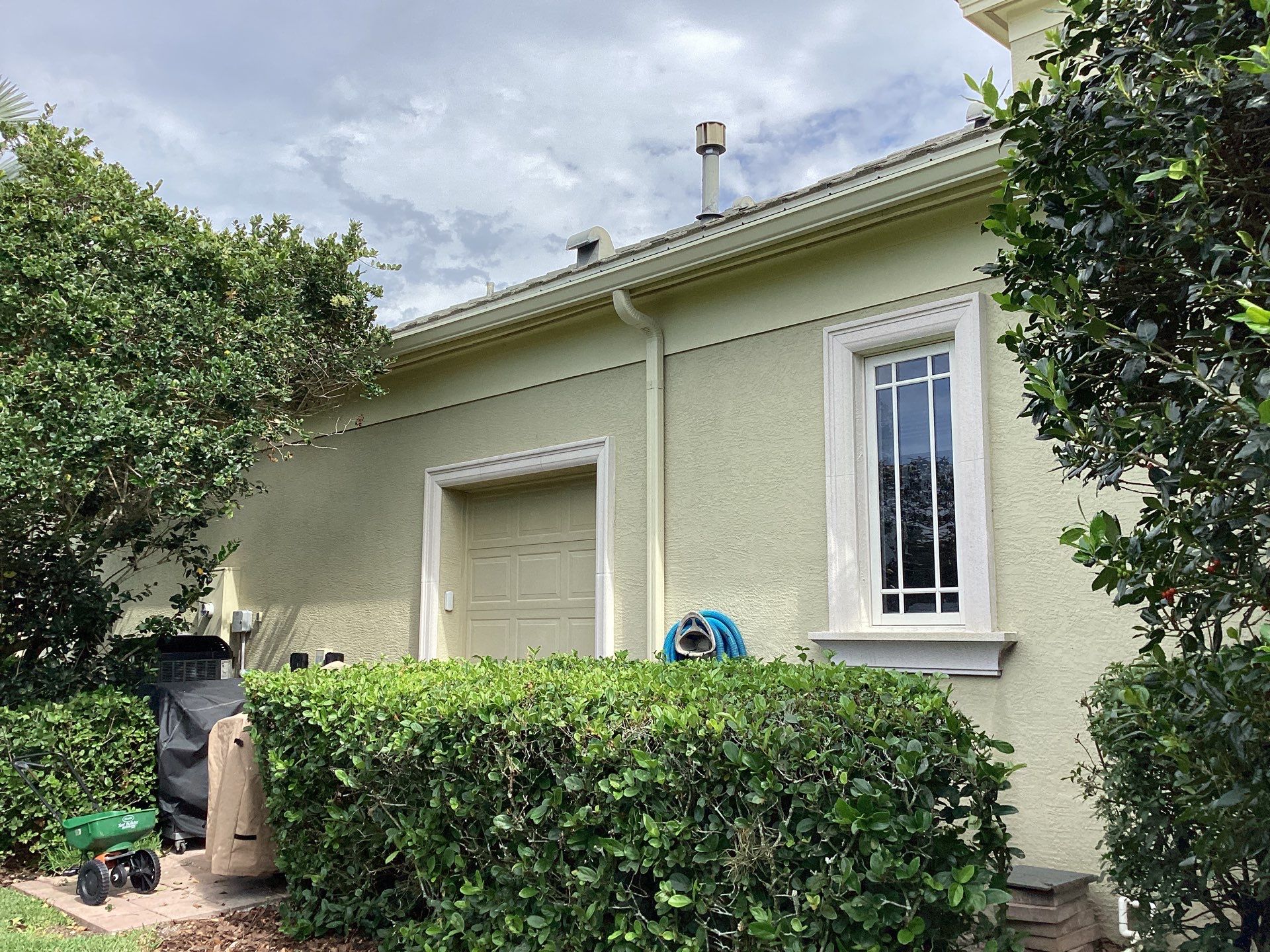 Gutter Project 7 inch seamless gutters using Cameo Gutters in Sarasota FL by Gutter Professors