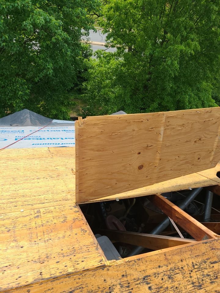 Alexandria - Certainteed Landmark Weathered Wood Shingles by RM Banning, Inc.