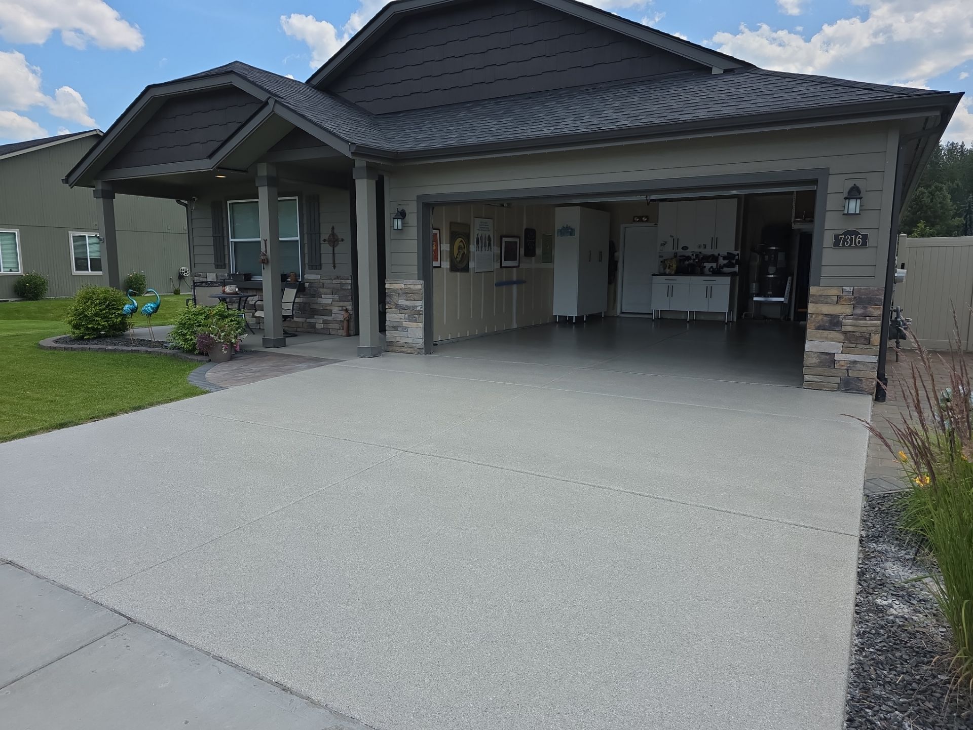 Driveway in Quartzite Hybrid by Croc Coatings, LLC