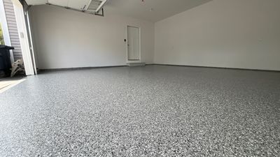 Garage in Nashua, NH 03064