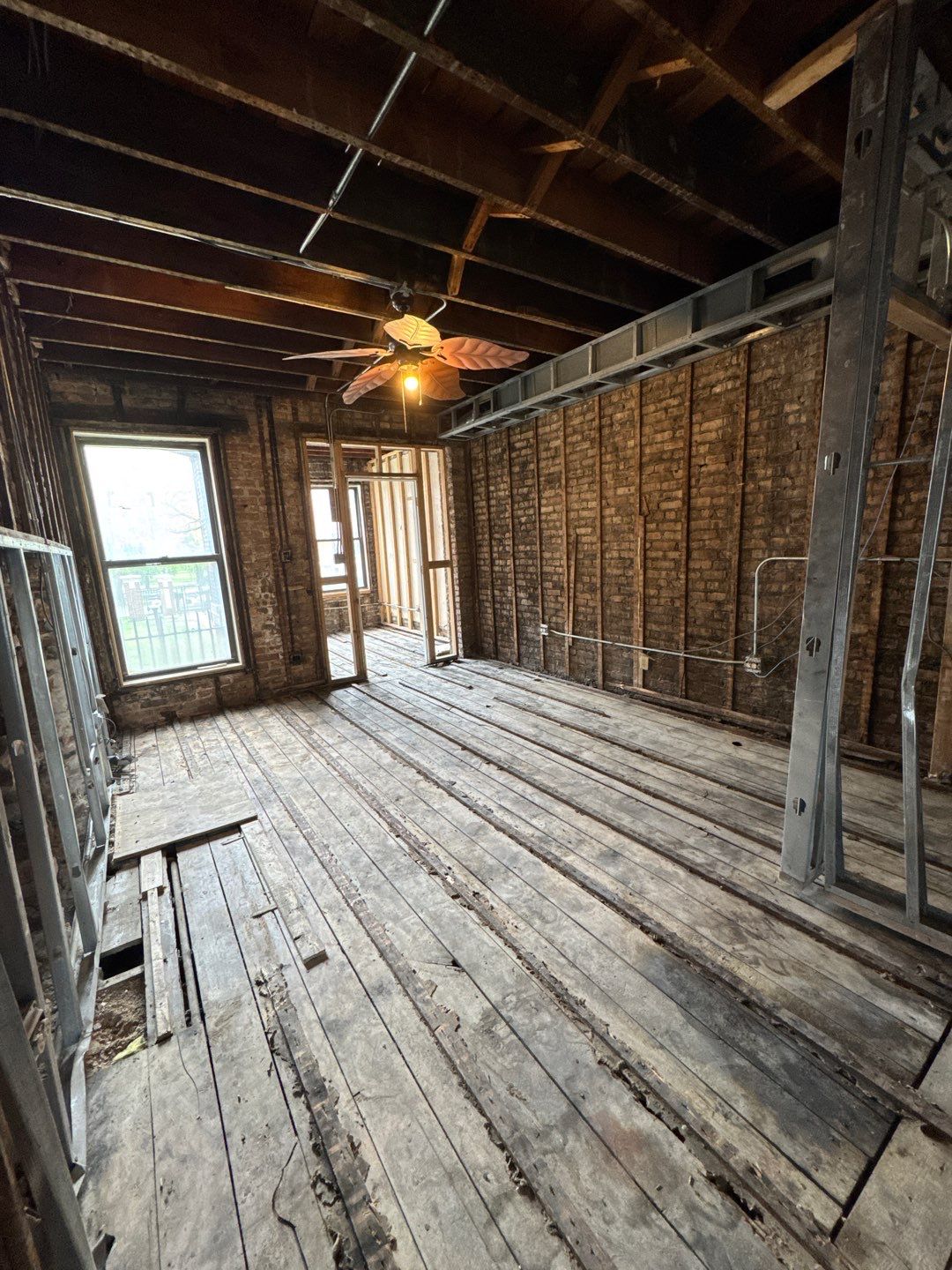 Multi-Unit Fire Damage Mitigation and Structural Drying in Chicago by Chicagoland Water Medics