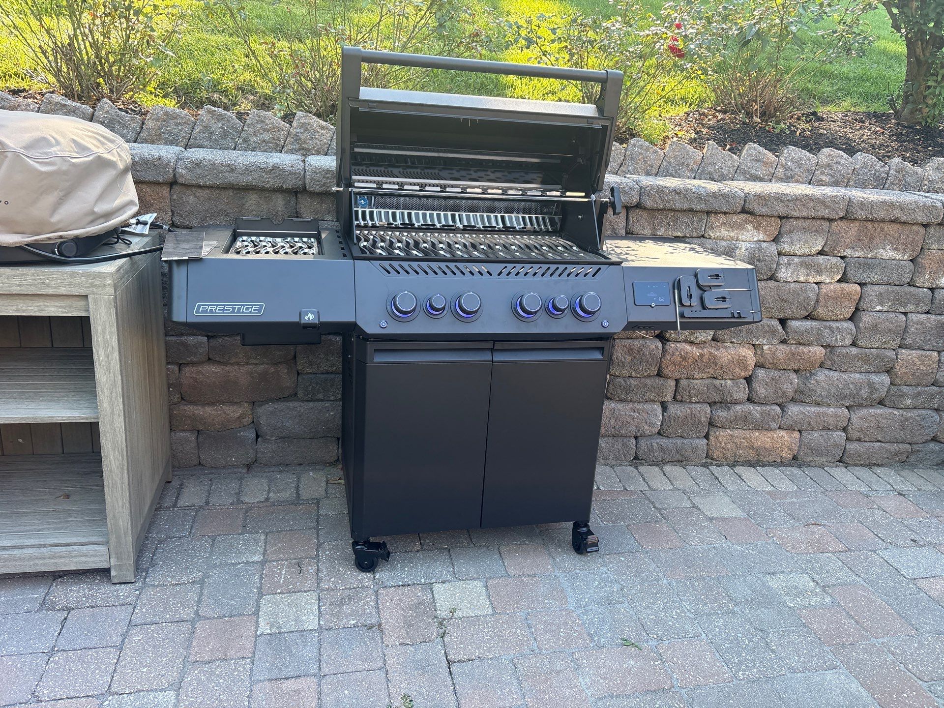 Hanamint Dining Set & Napoleon Grill by Bowman's Stove & Patio