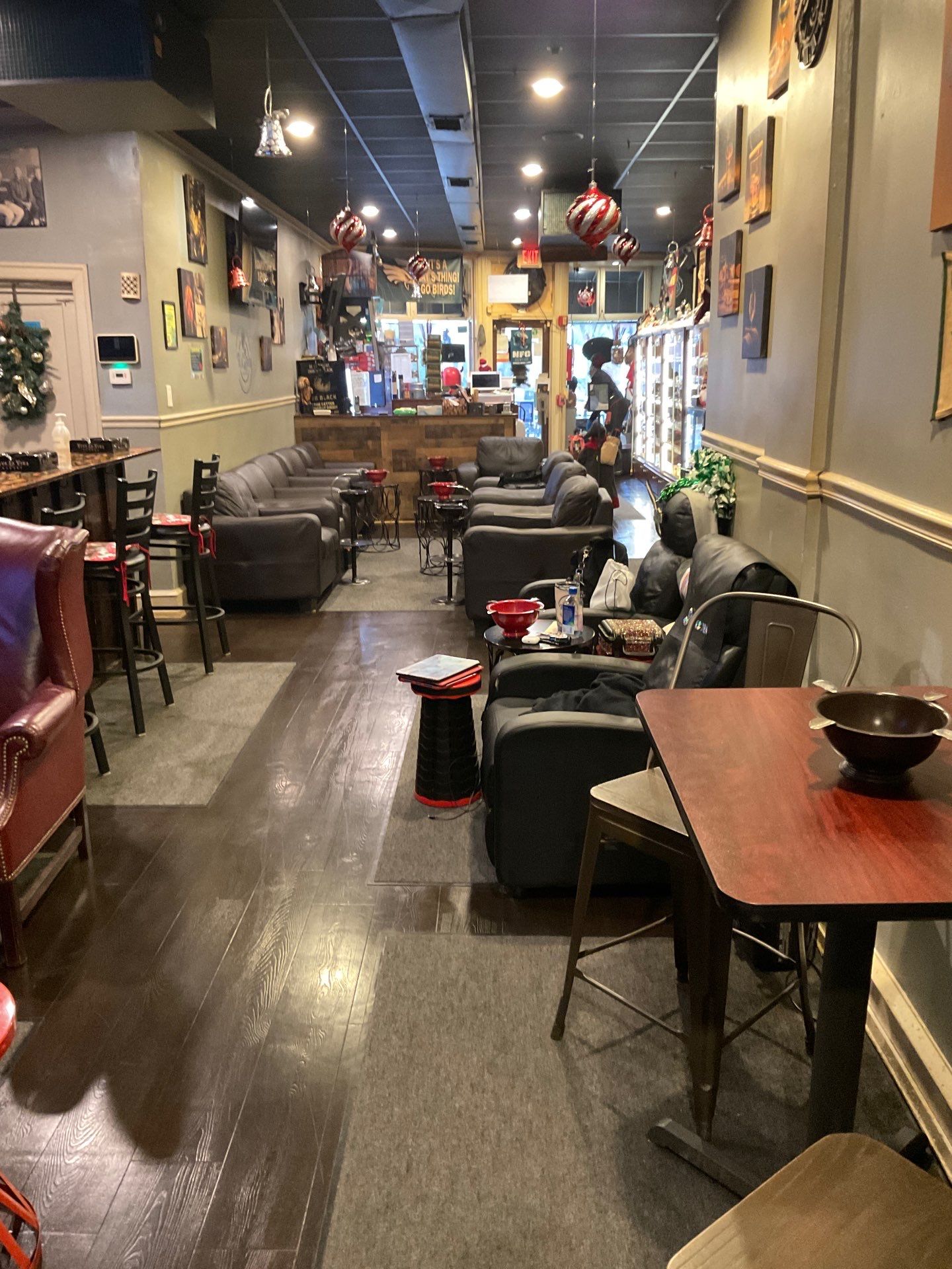 Commercial Interior Restaurant Bar Painting Glenside, PA by Groovy Hues