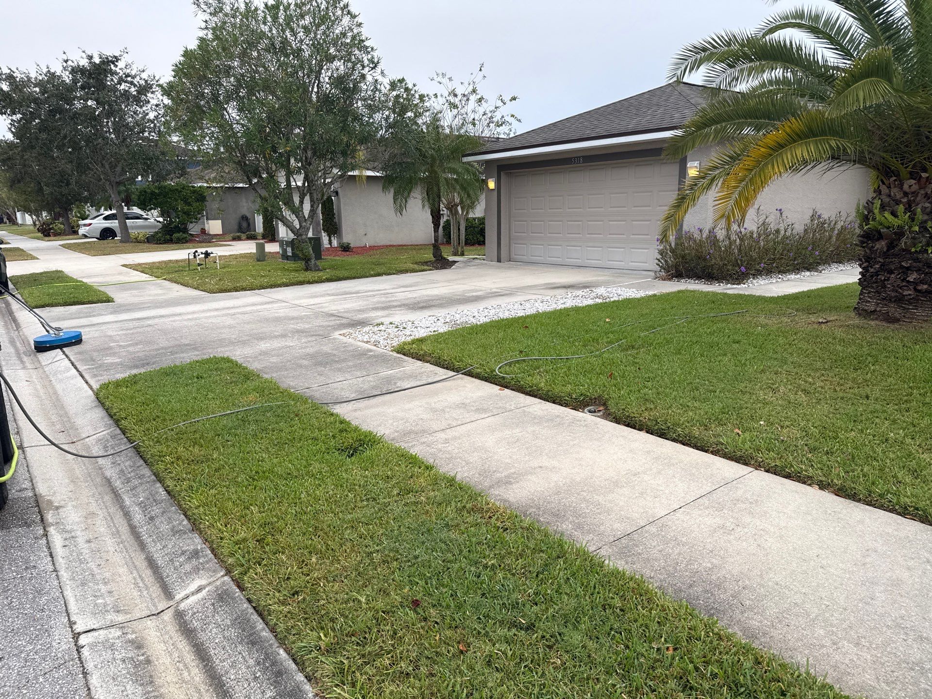 Vinyl Fence Cleaning, Driveway & Sidewalk Cleaning in Crystal Lakes – Palmetto, FL by Sunshine AquaWash