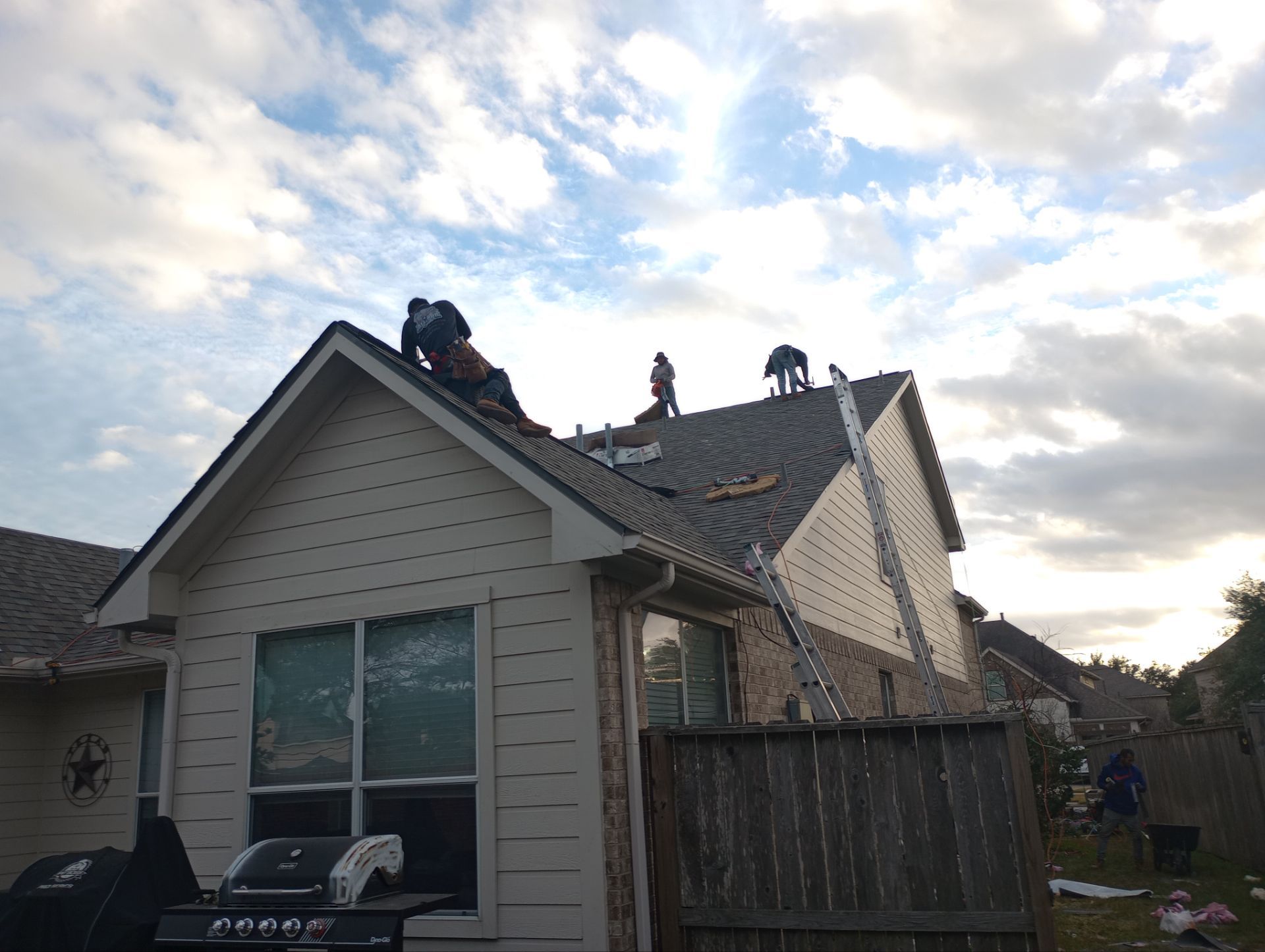 Residential Roofing Installation using Owen's Corning Duration (Lifetime) Shingles by Roof Repair Company