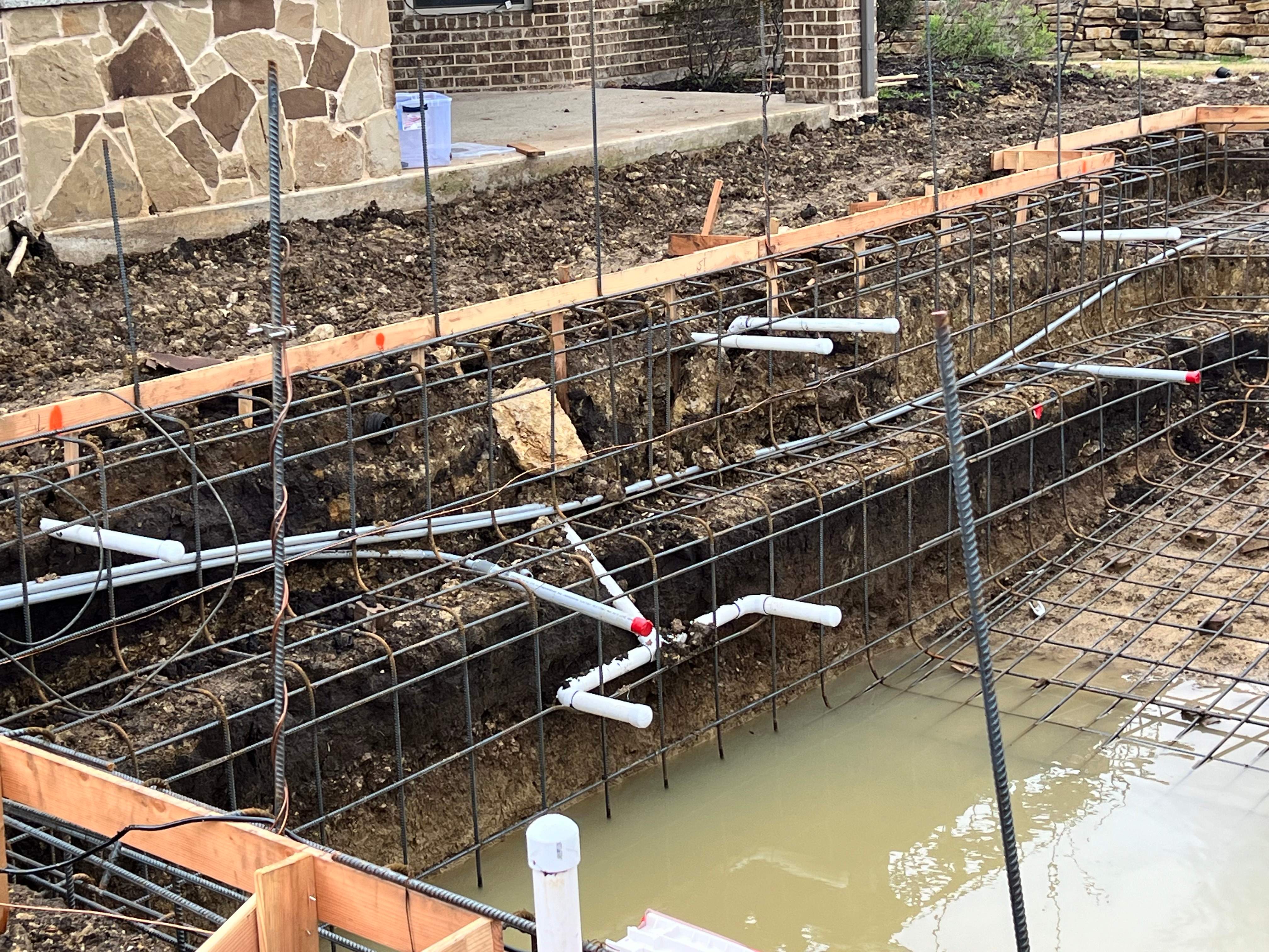 Geometric Pool with Raised Spa by Pinnacle Pools and Spas - DFW