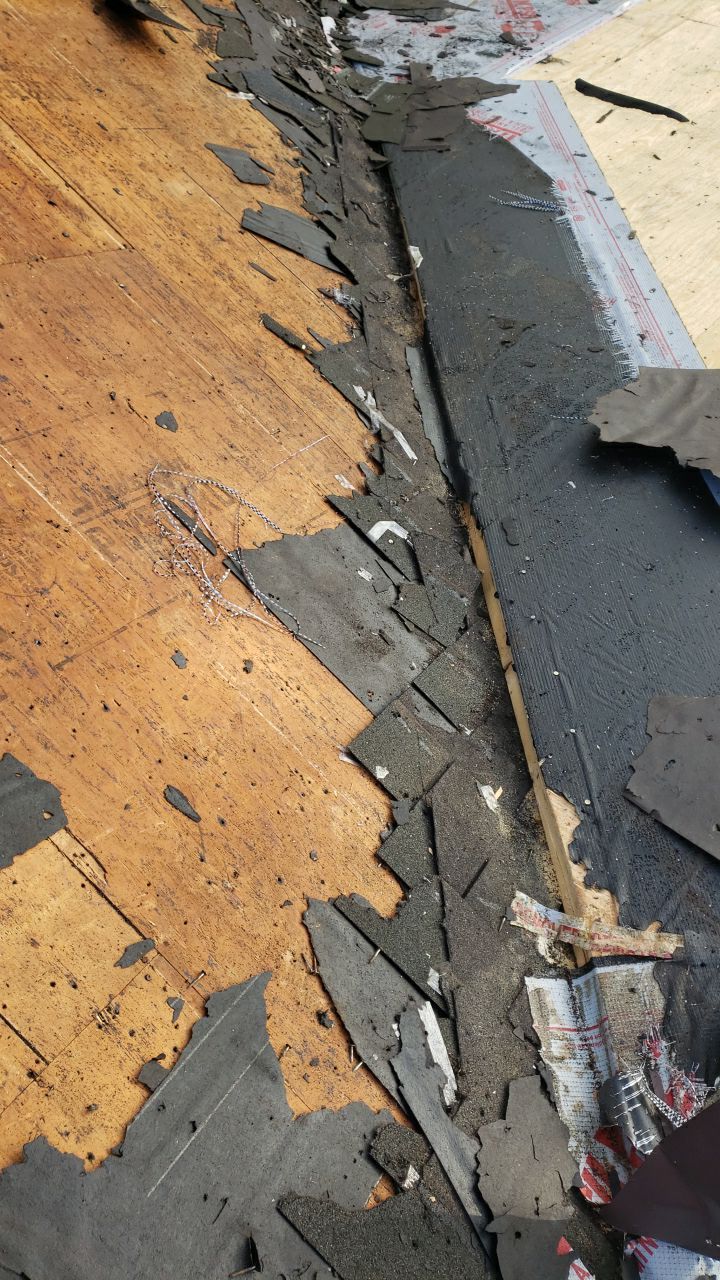 McLean: CertainTeed Landmark Designer Shingles in Charcoal Black by RM Banning, Inc.