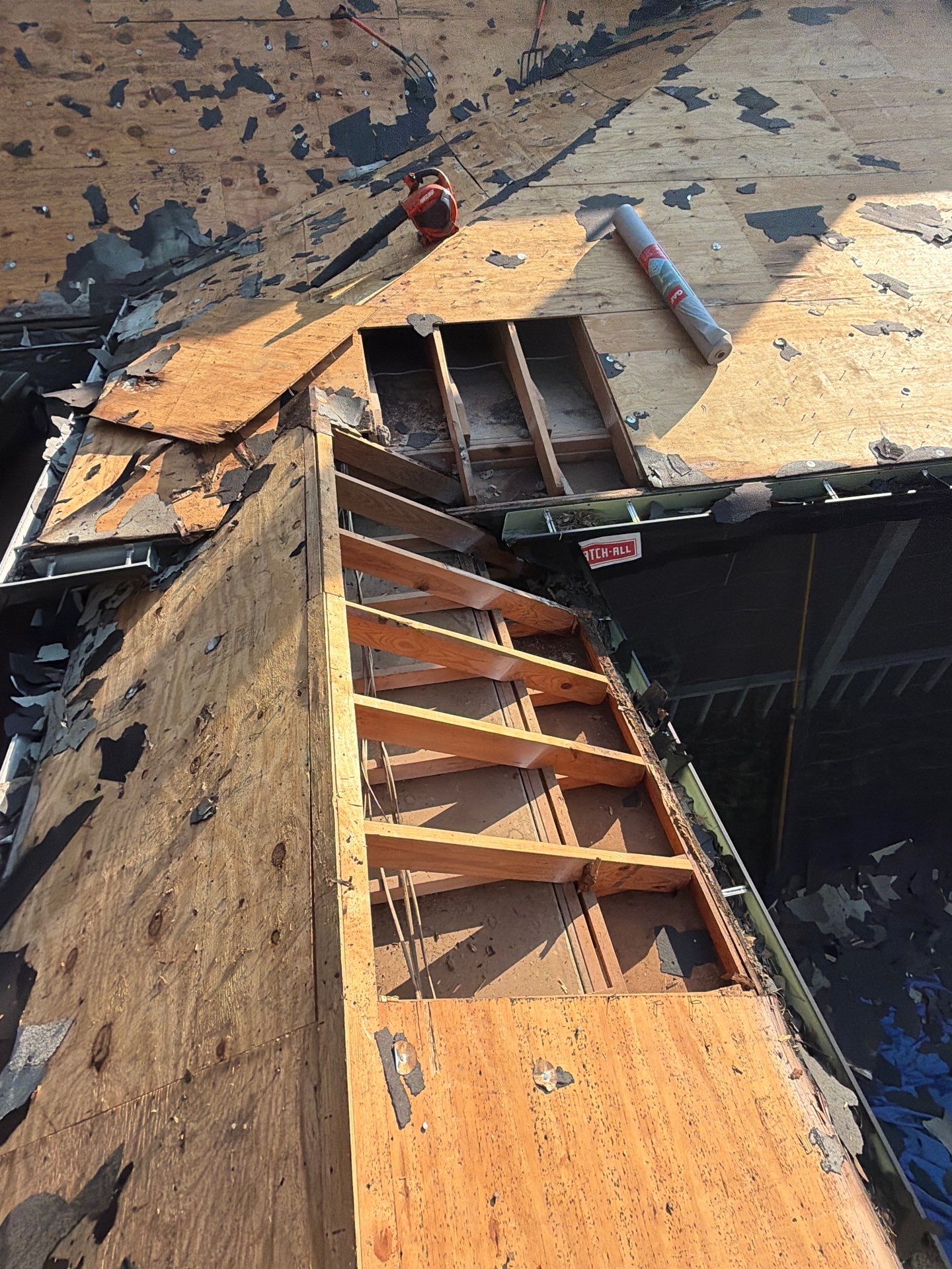 Comprehensive GAF Architectural Shingle Roof Replacement in Houston by Good Vibes Roofing