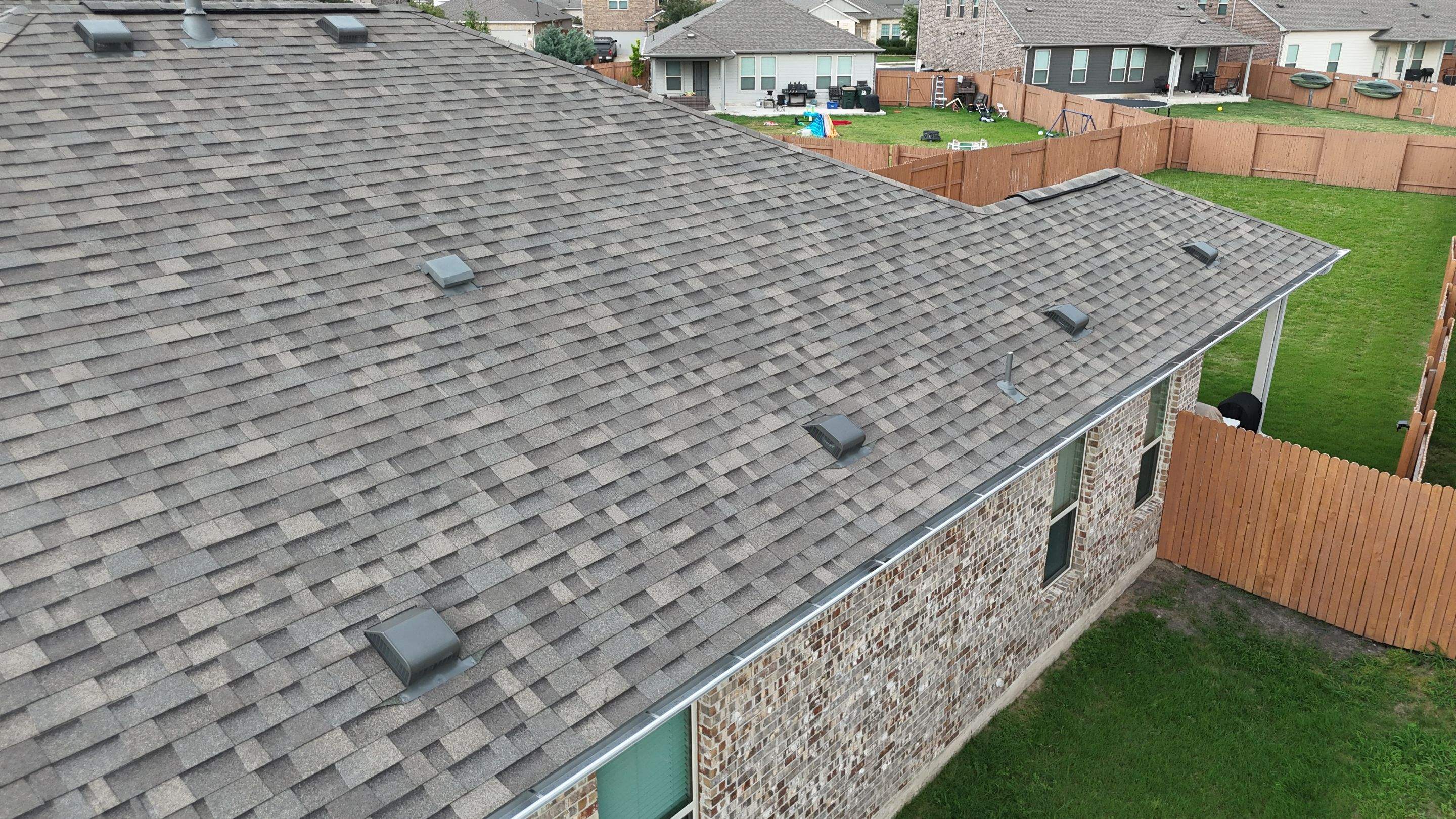 Weathered Wood - Malarkey Vista by RoofsOnly.com