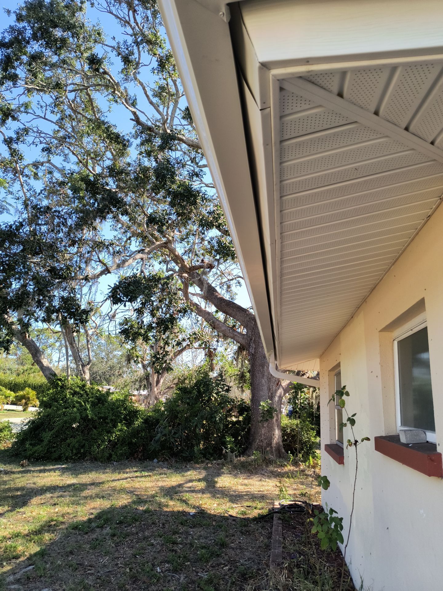 White Soffit and Fascia Upgrade in Sarasota FL by Gutter Professors