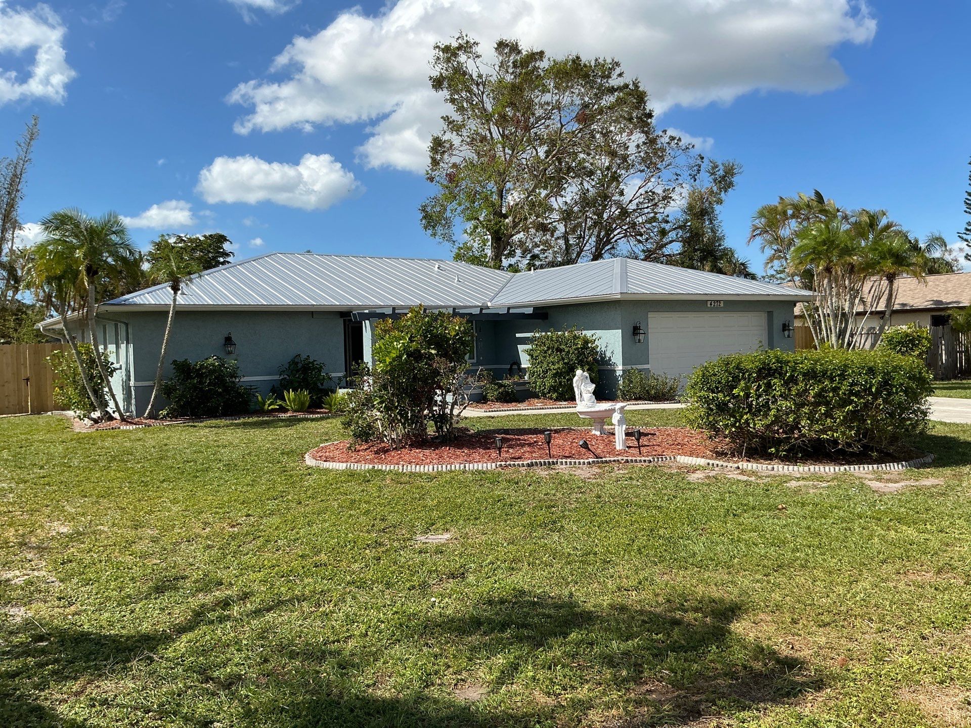 6-Inch Seamless Gutters in Sarasota FL by Gutter Professors