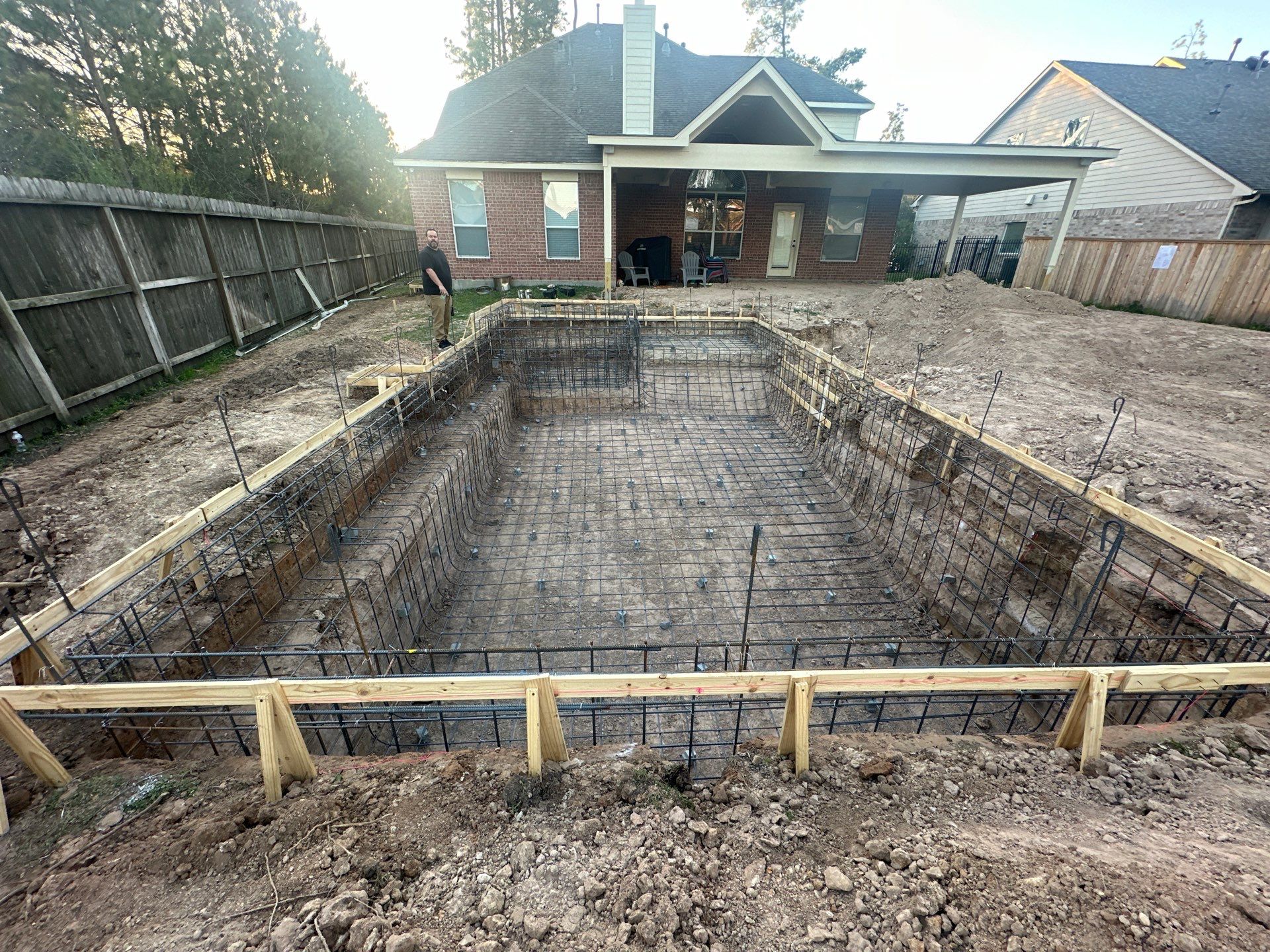 Pool, Patio Cover and Summer Kitchen in Creekside by SophAlx LLC